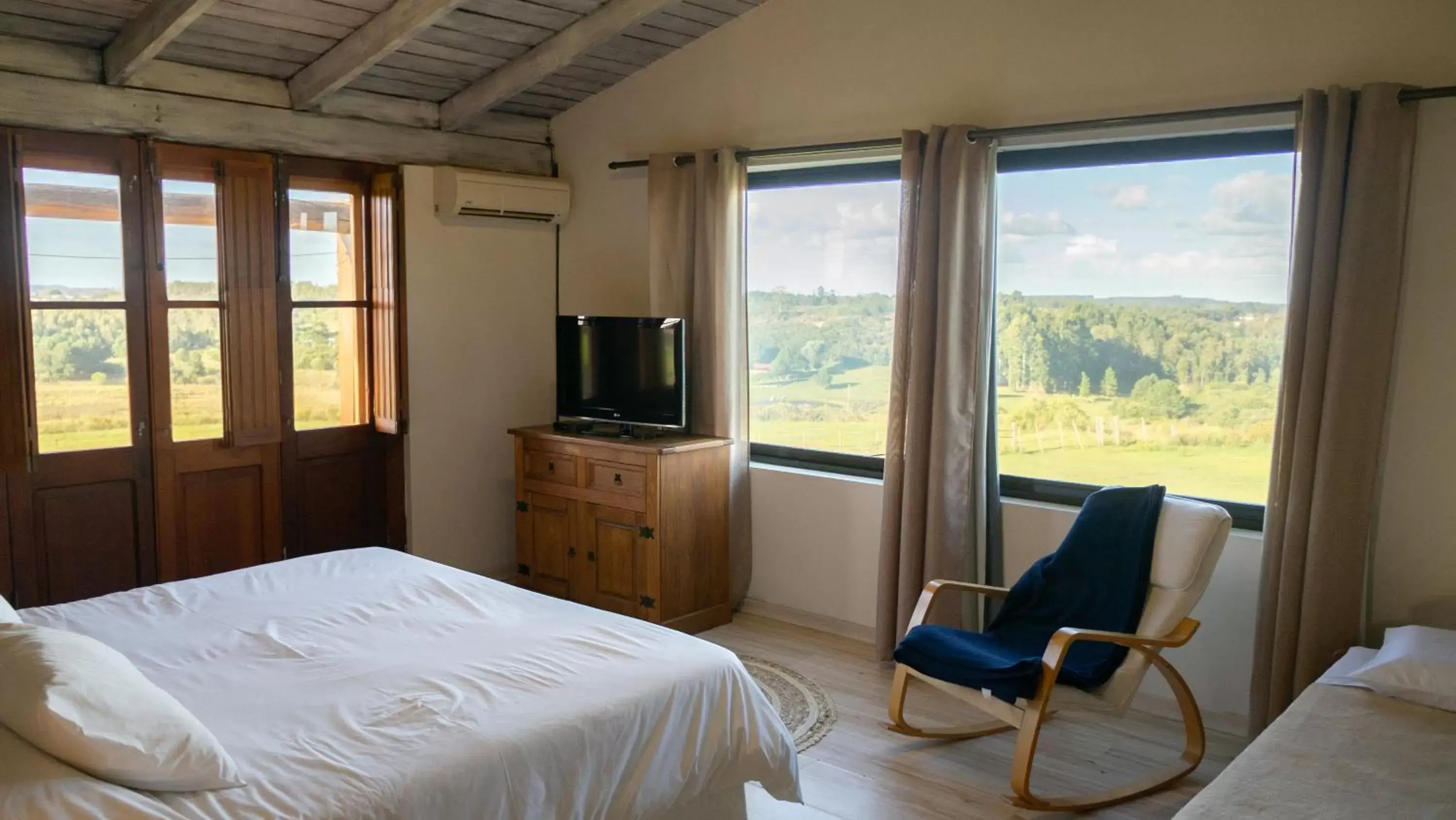 Three-Bedroom House in Hostería La Bordona Three-Bedroom House in Hostería La Bordona