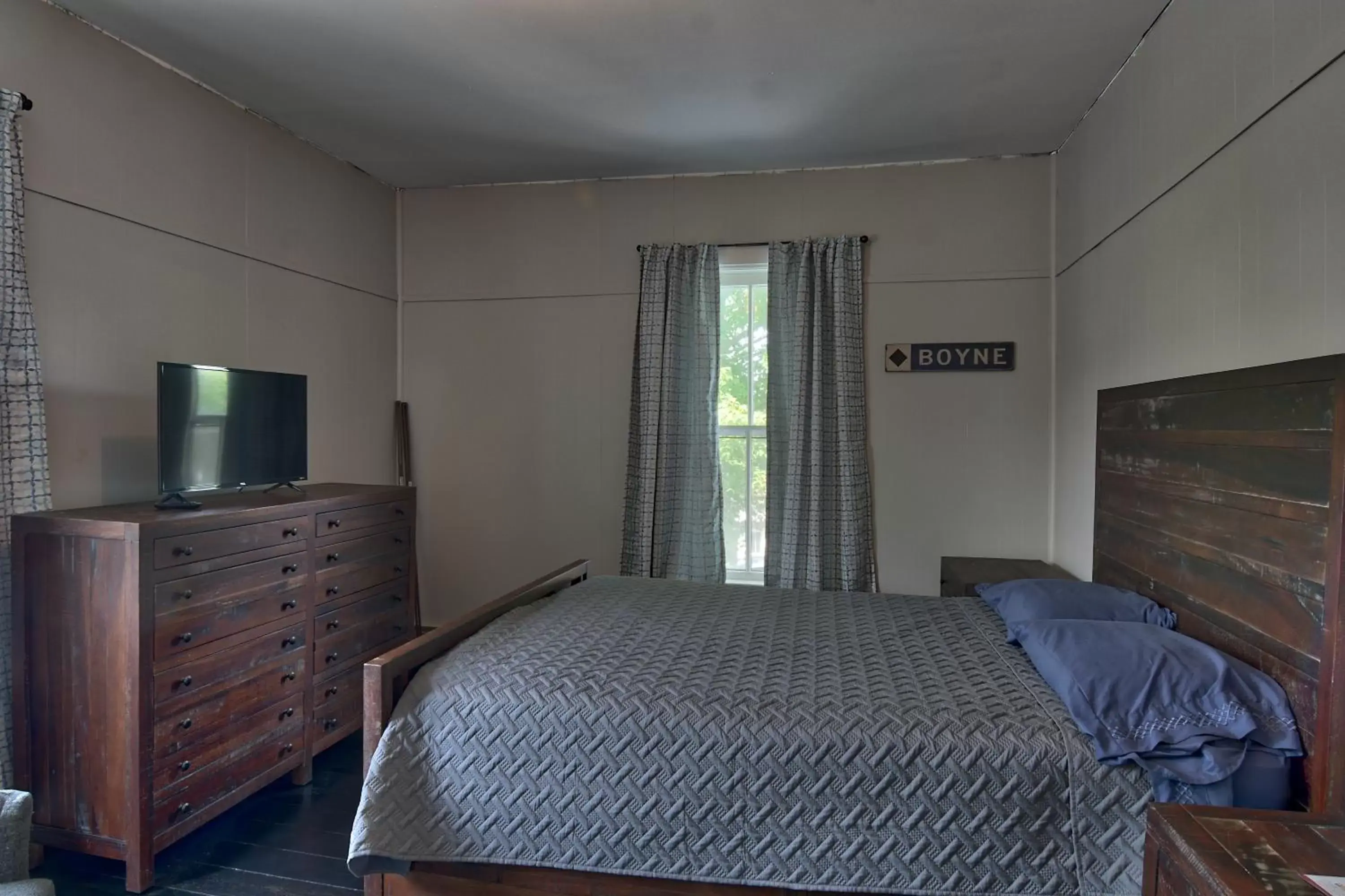 Bed in Charlevoix House