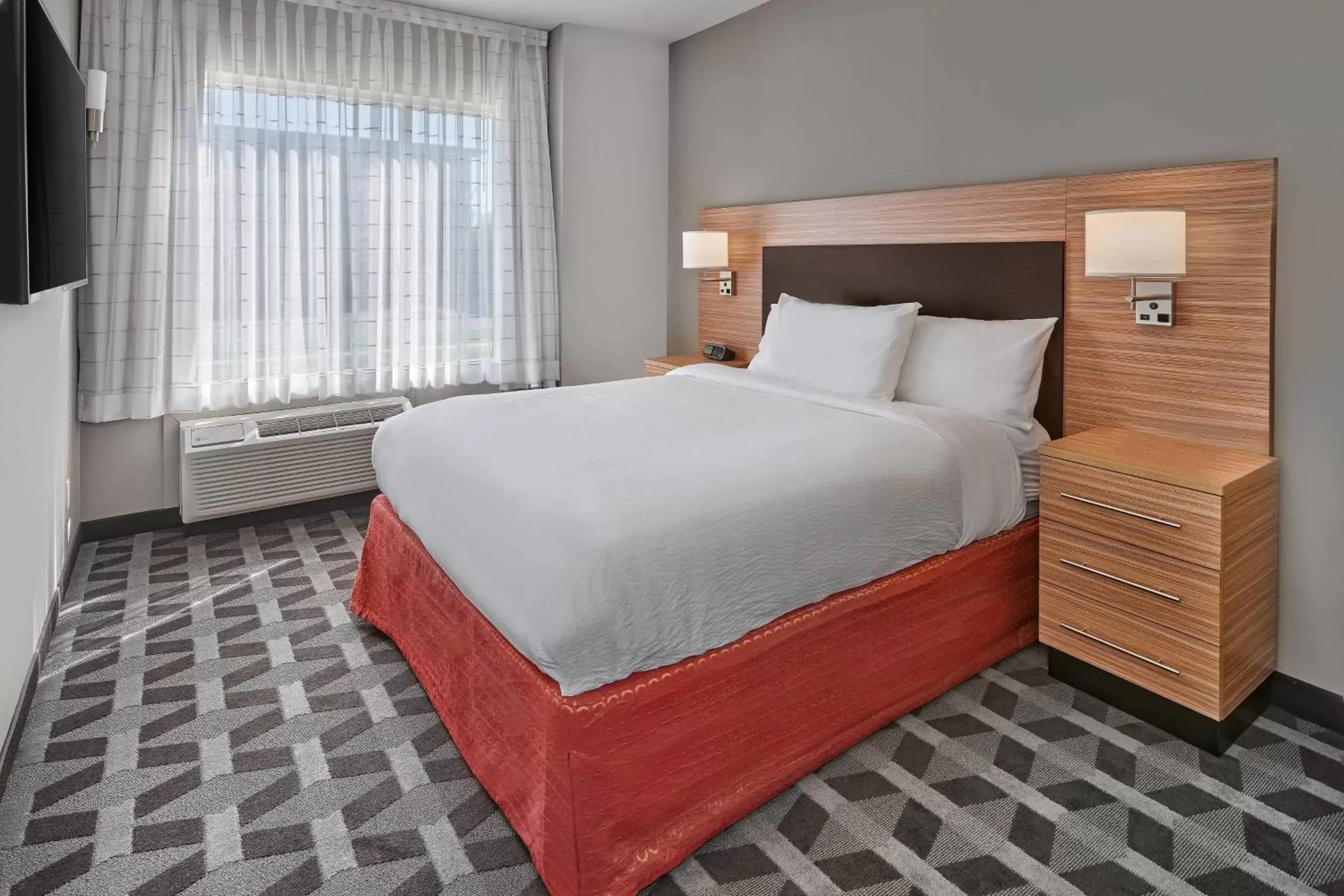 Bedroom, Bed in TownePlace Suites by Marriott Edmonton Sherwood Park