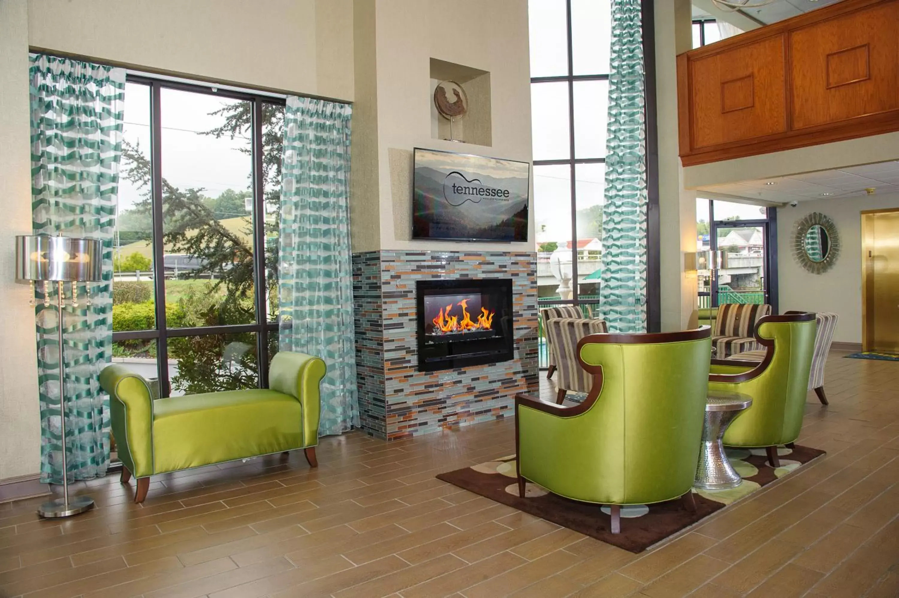 Seating area, Lobby/Reception in Pigeon River Inn