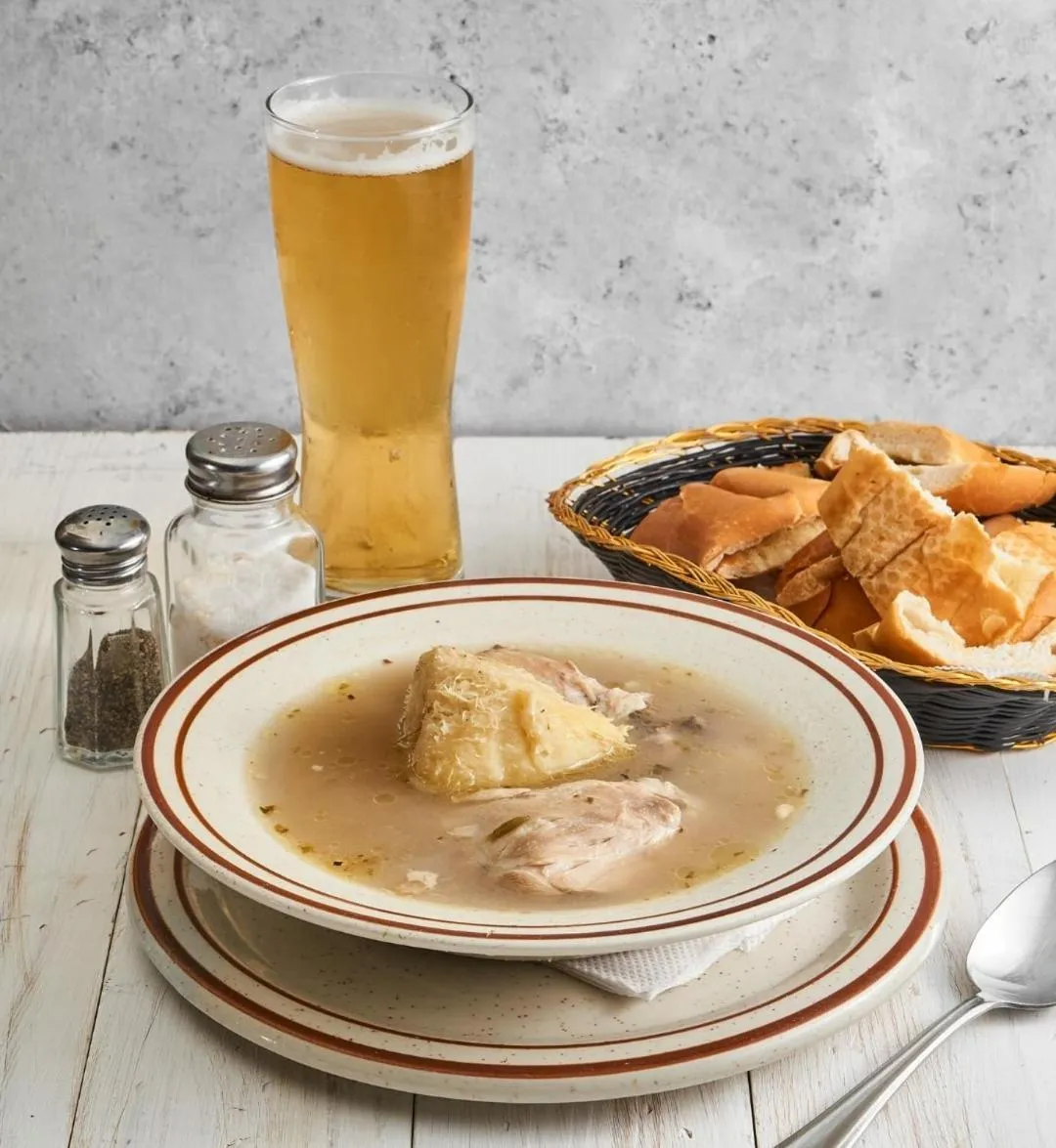 Restaurant/places to eat in Hotel Marbella