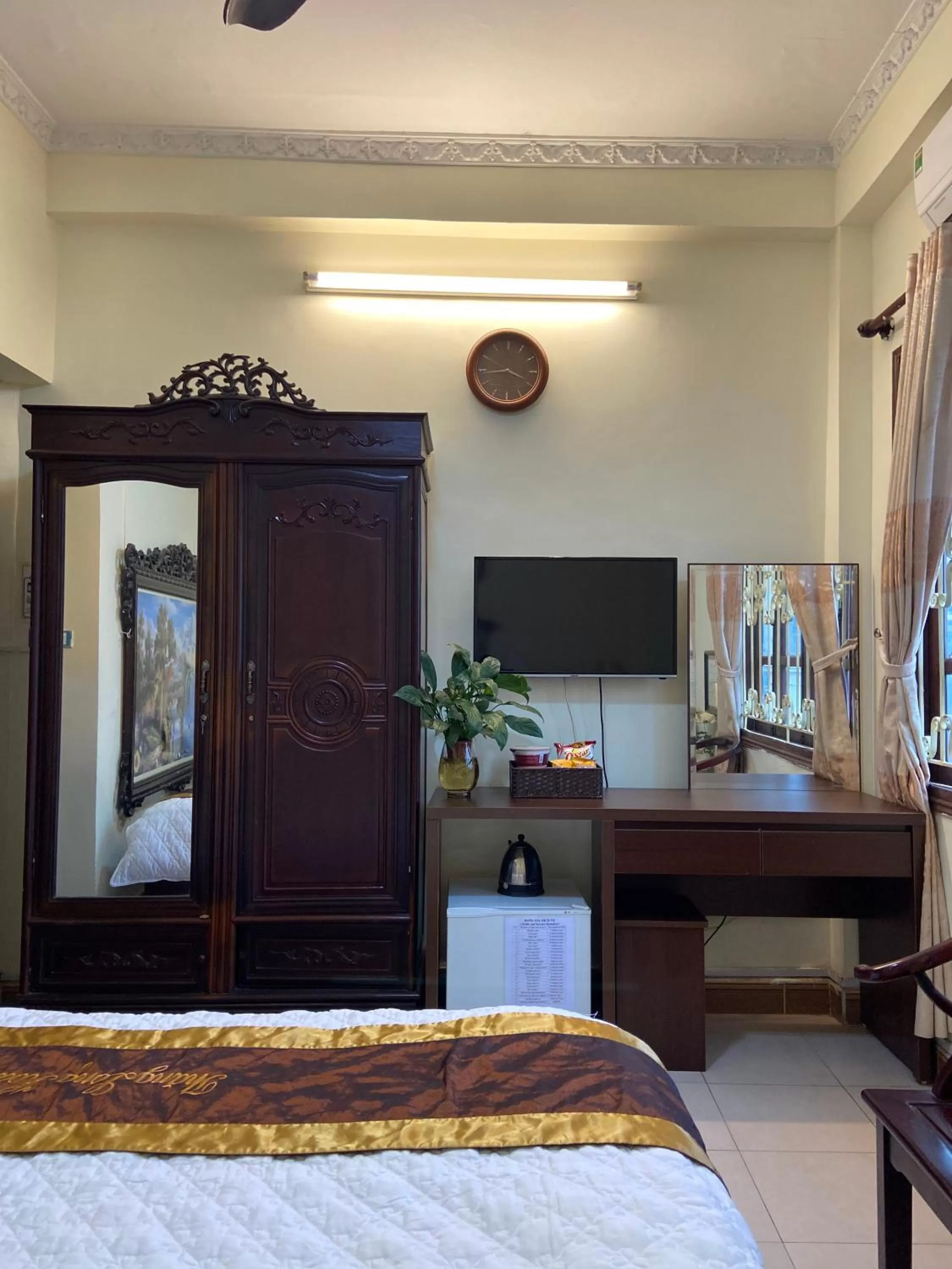 TV and multimedia, Bed in Thang Long Hotel