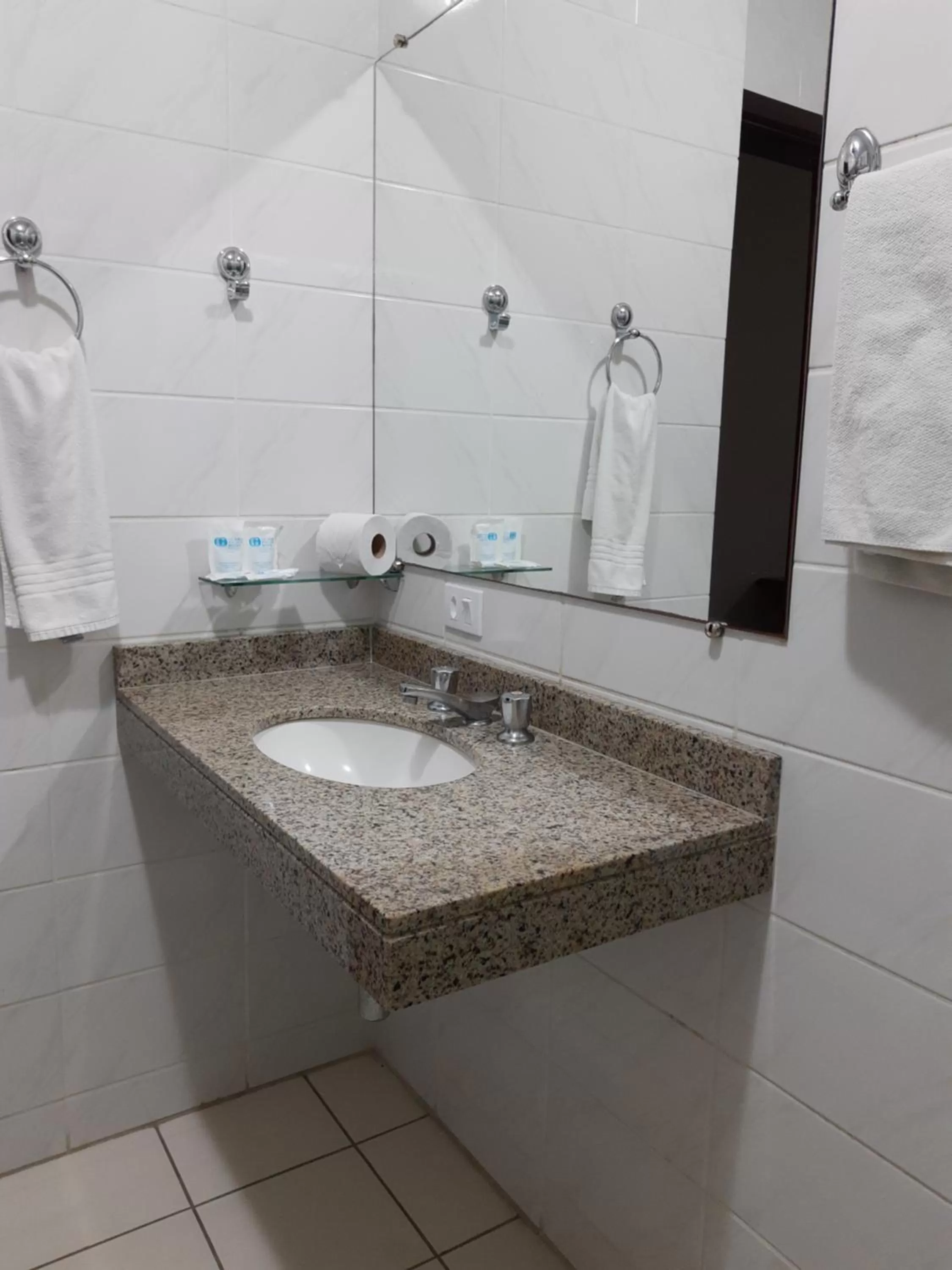 Bathroom in Rede Andrade Guaíra