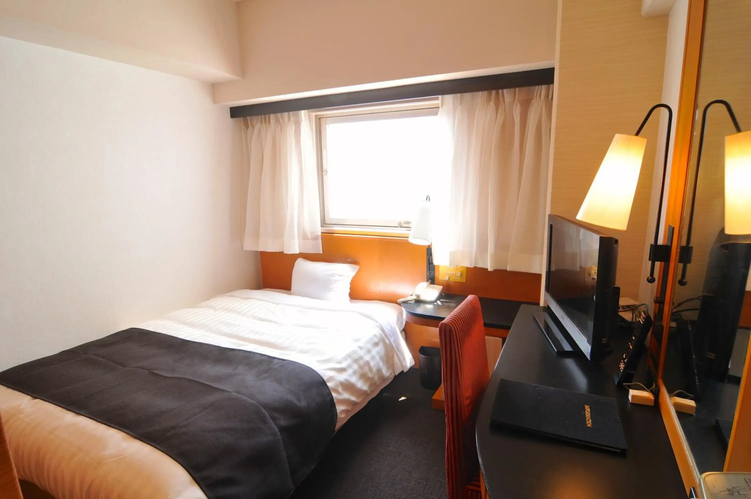 Photo of the whole room, Bed in Hotel Listel Shinjuku