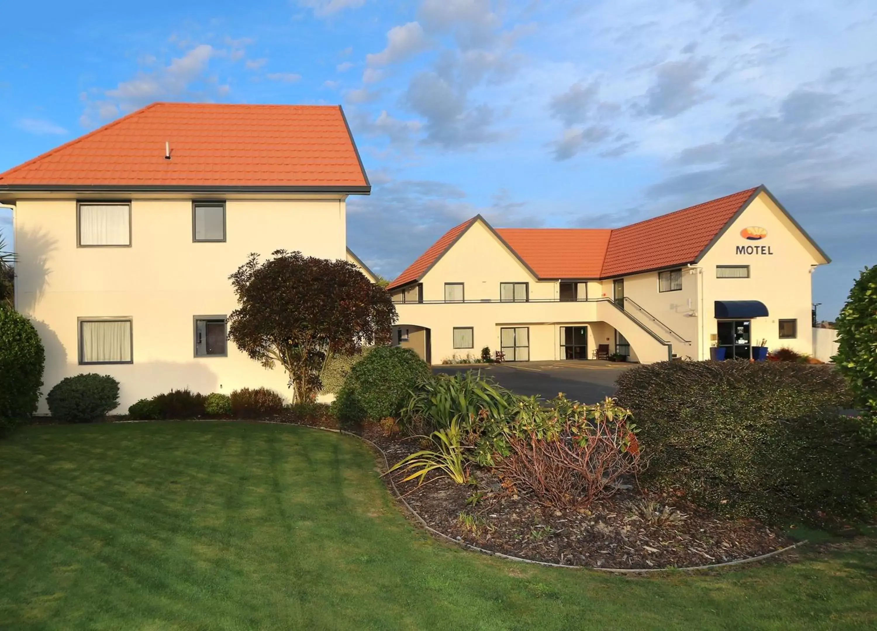 Facade/entrance, Property Building in Bella Vista Motel Invercargill