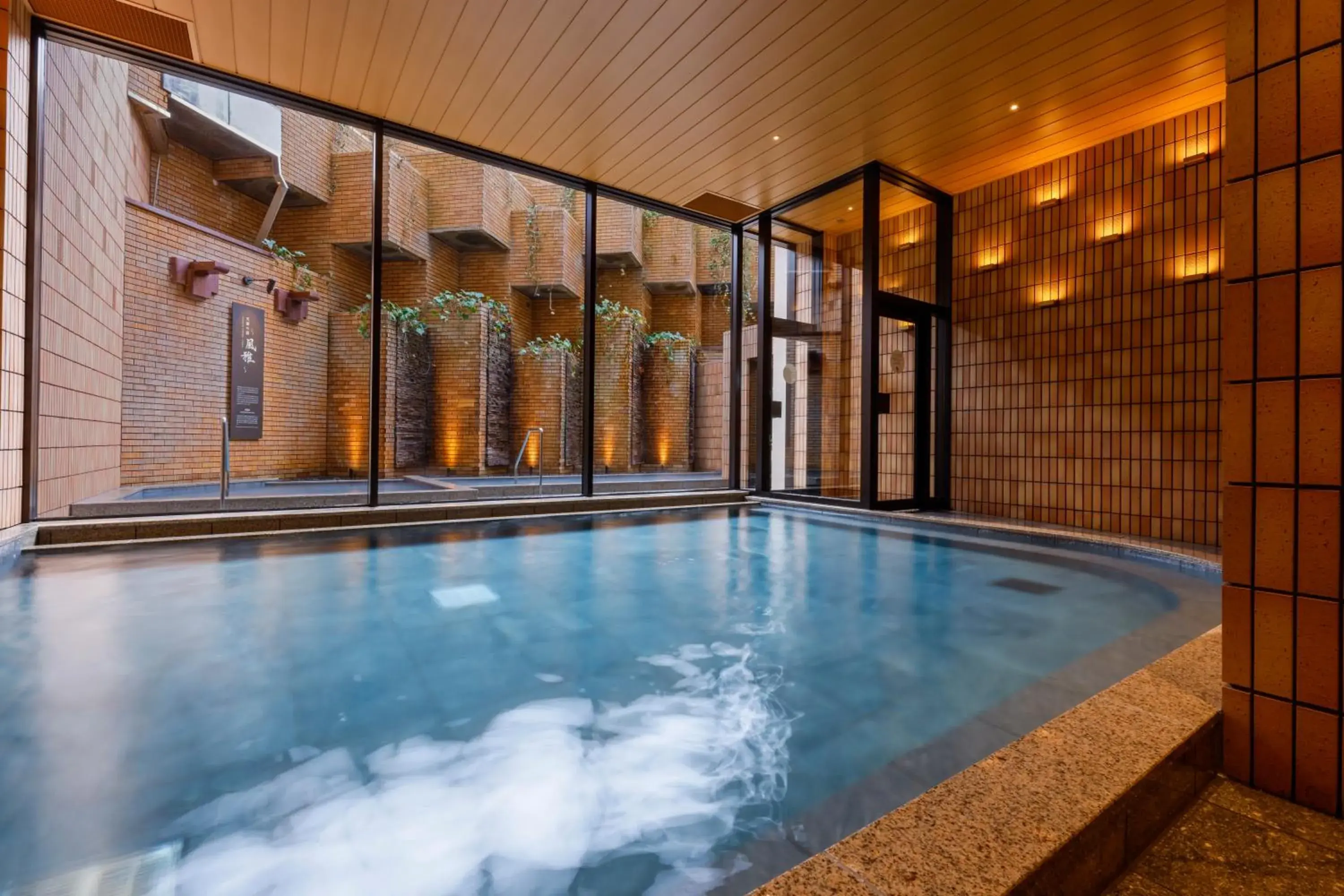 Hot Spring Bath, Swimming Pool in Takayama Green Hotel