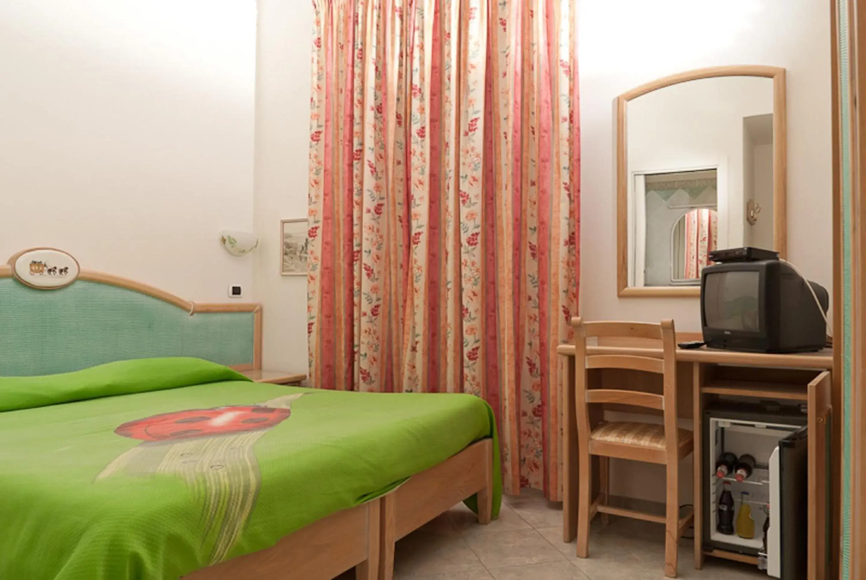 Bedroom, TV/Entertainment Center in Hotel Del Postiglione