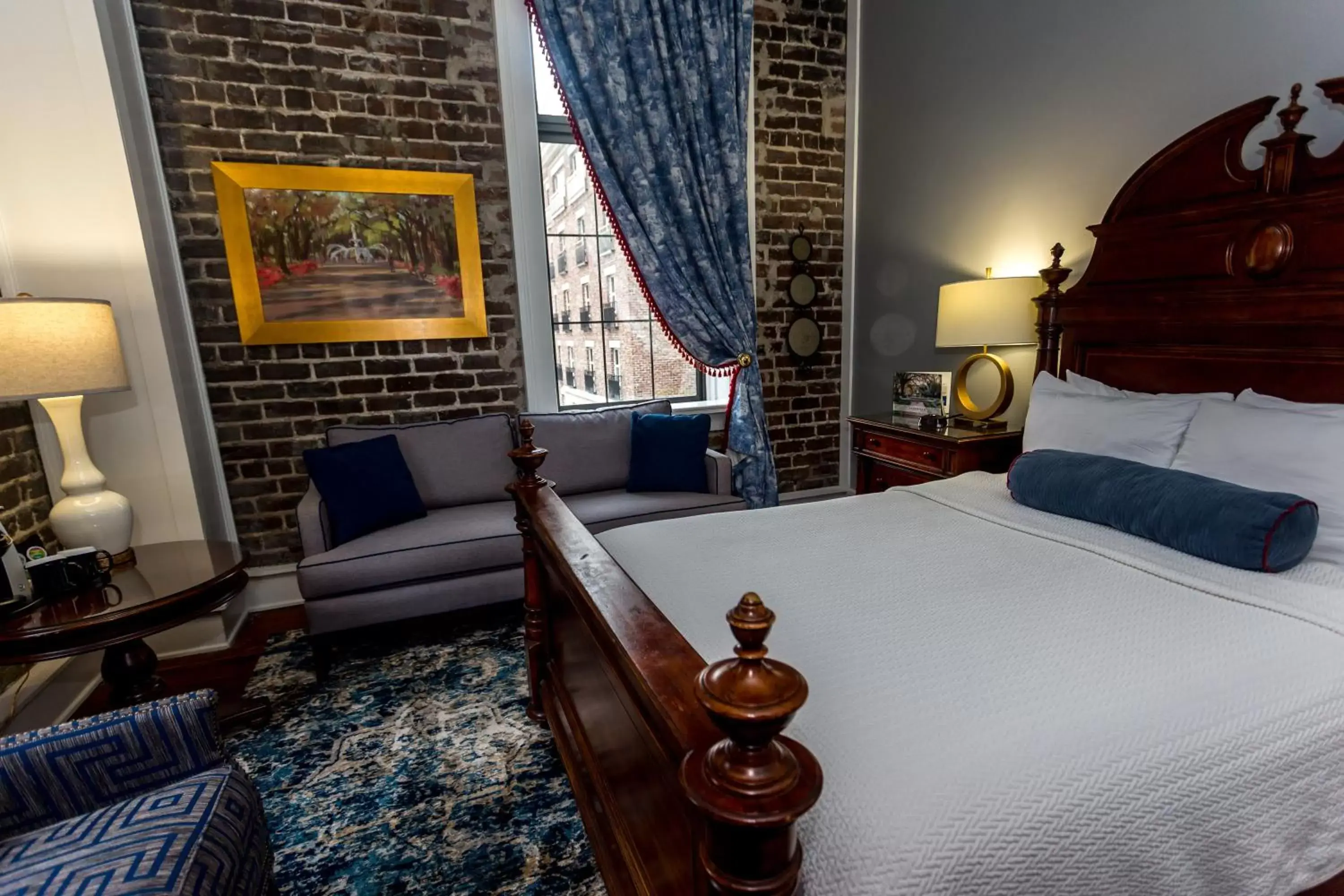 Standard Queen Room in East Bay Inn, Historic Inns of Savannah Collection