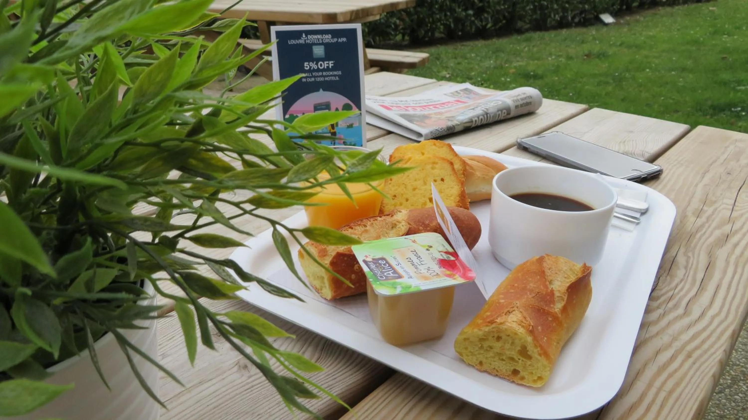 Patio in Première Classe Mâcon Sud