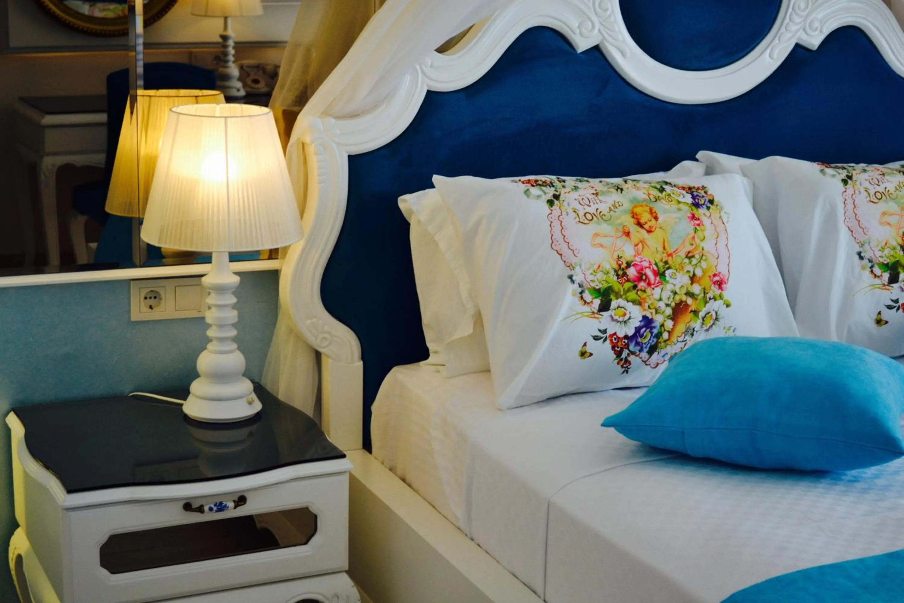 Spring in Montebello Deluxe Hotel