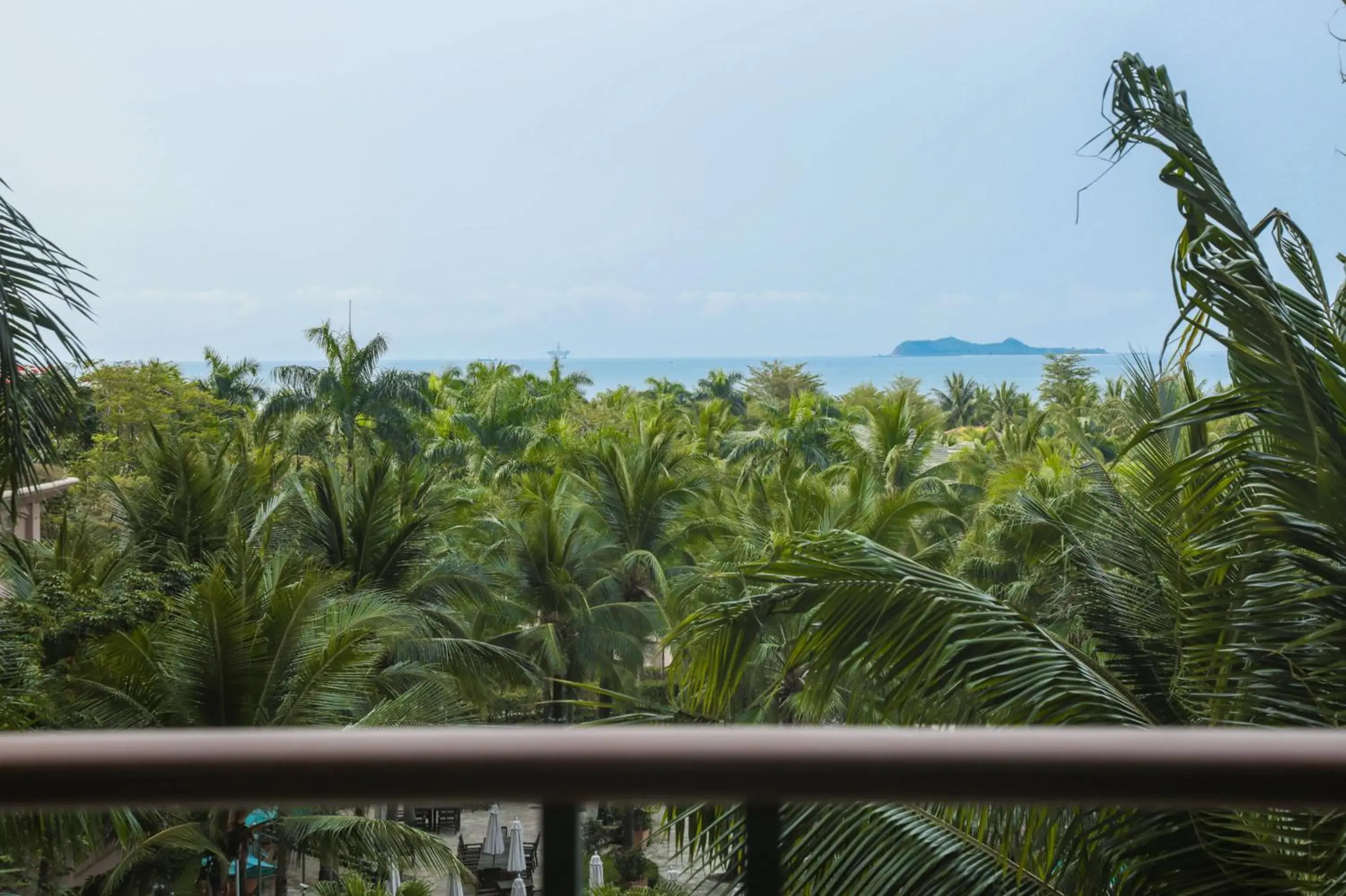 Balcony/Terrace in Howard Johnson Resort Sanya Bay