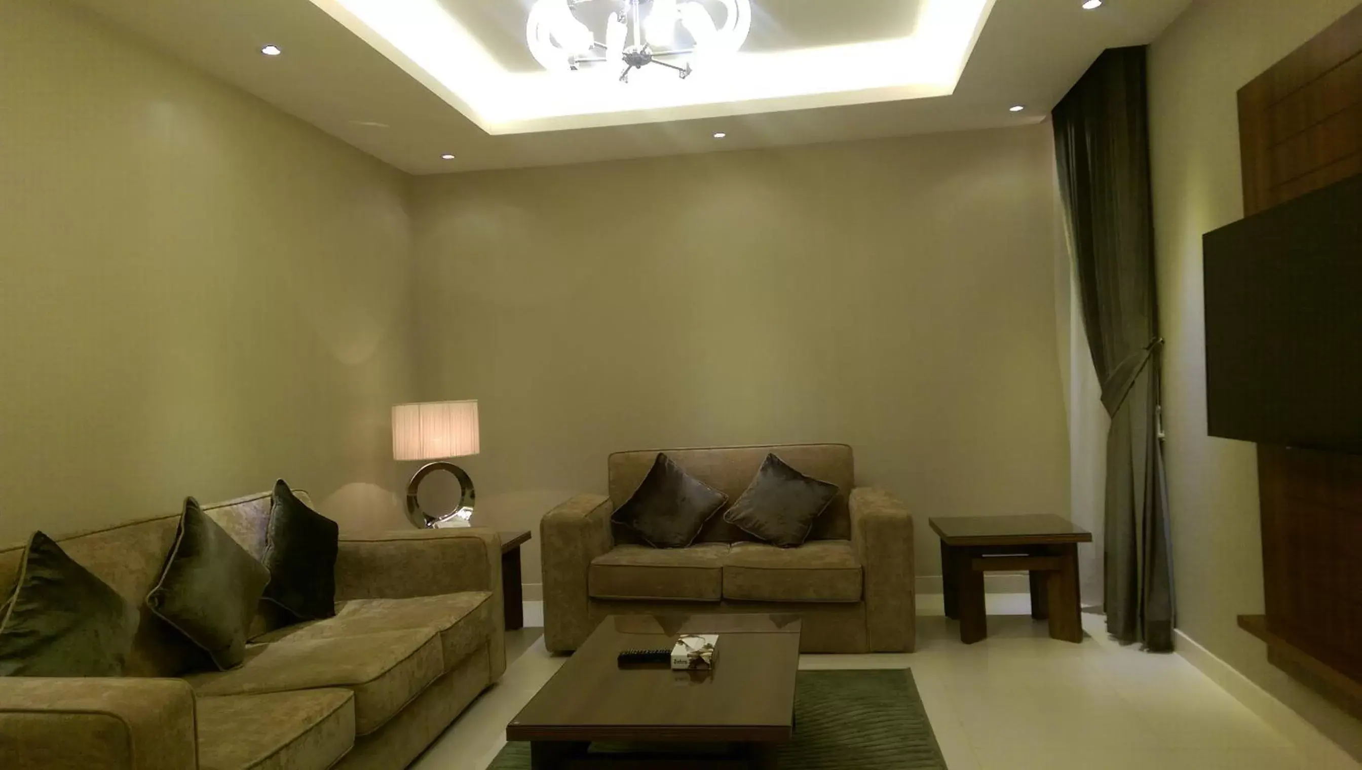 Property building, Lounge/Bar in MANAZEL Al DIAFA SERVICED APARTMENTS