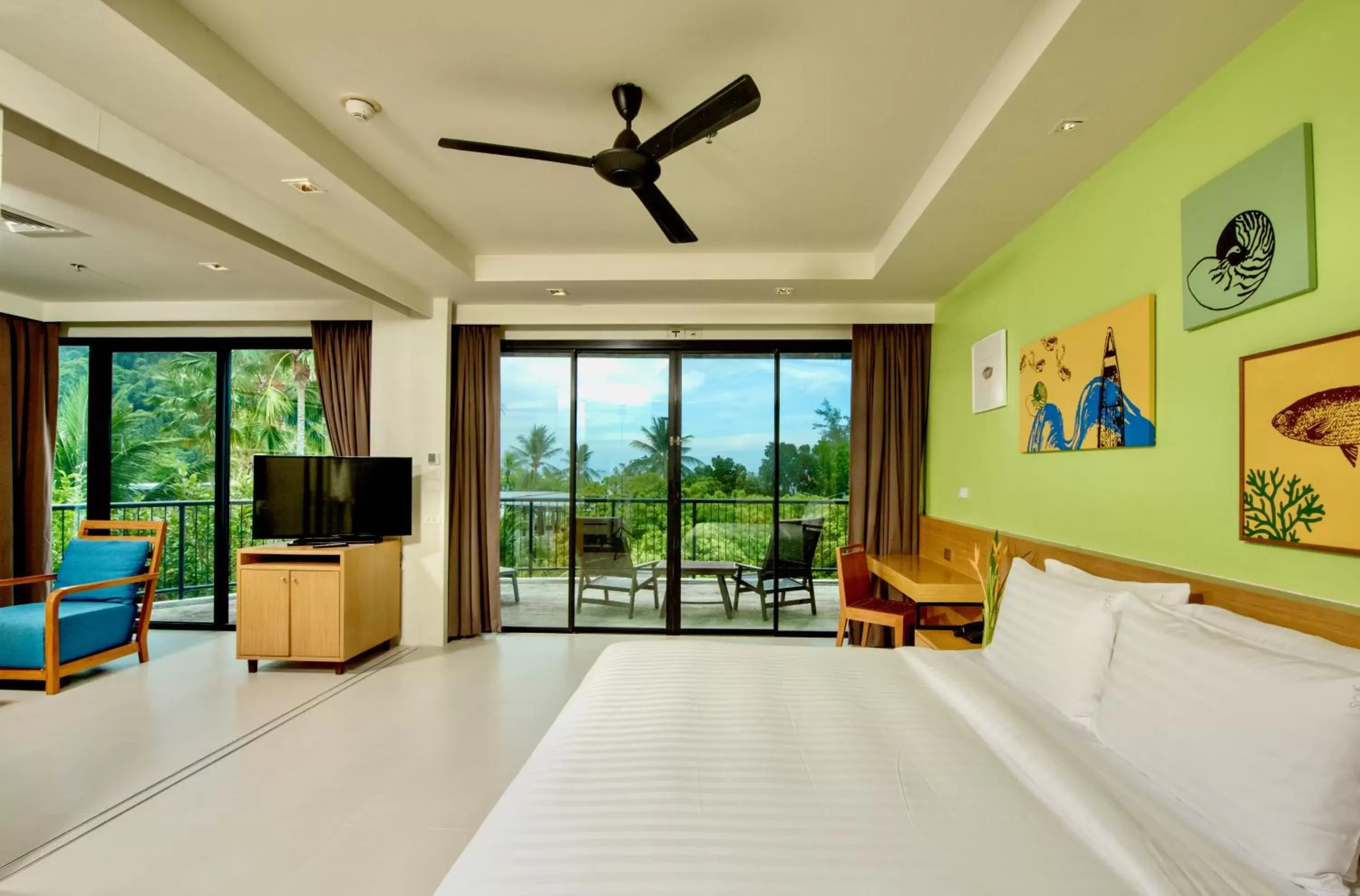 Bed in Holiday Ao Nang Beach Resort, Krabi - SHA Extra Plus