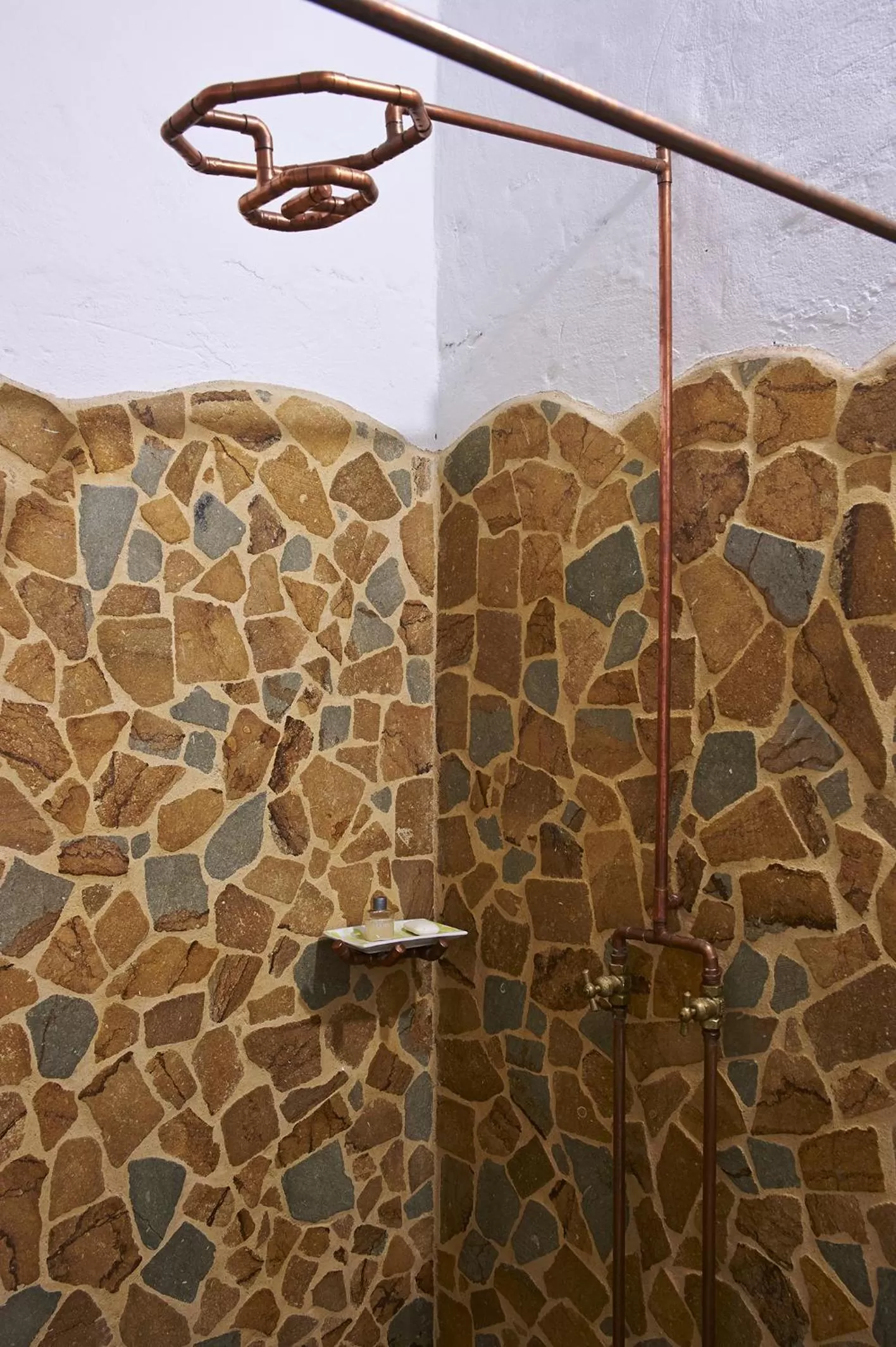 Shower in El Despertar Hotel