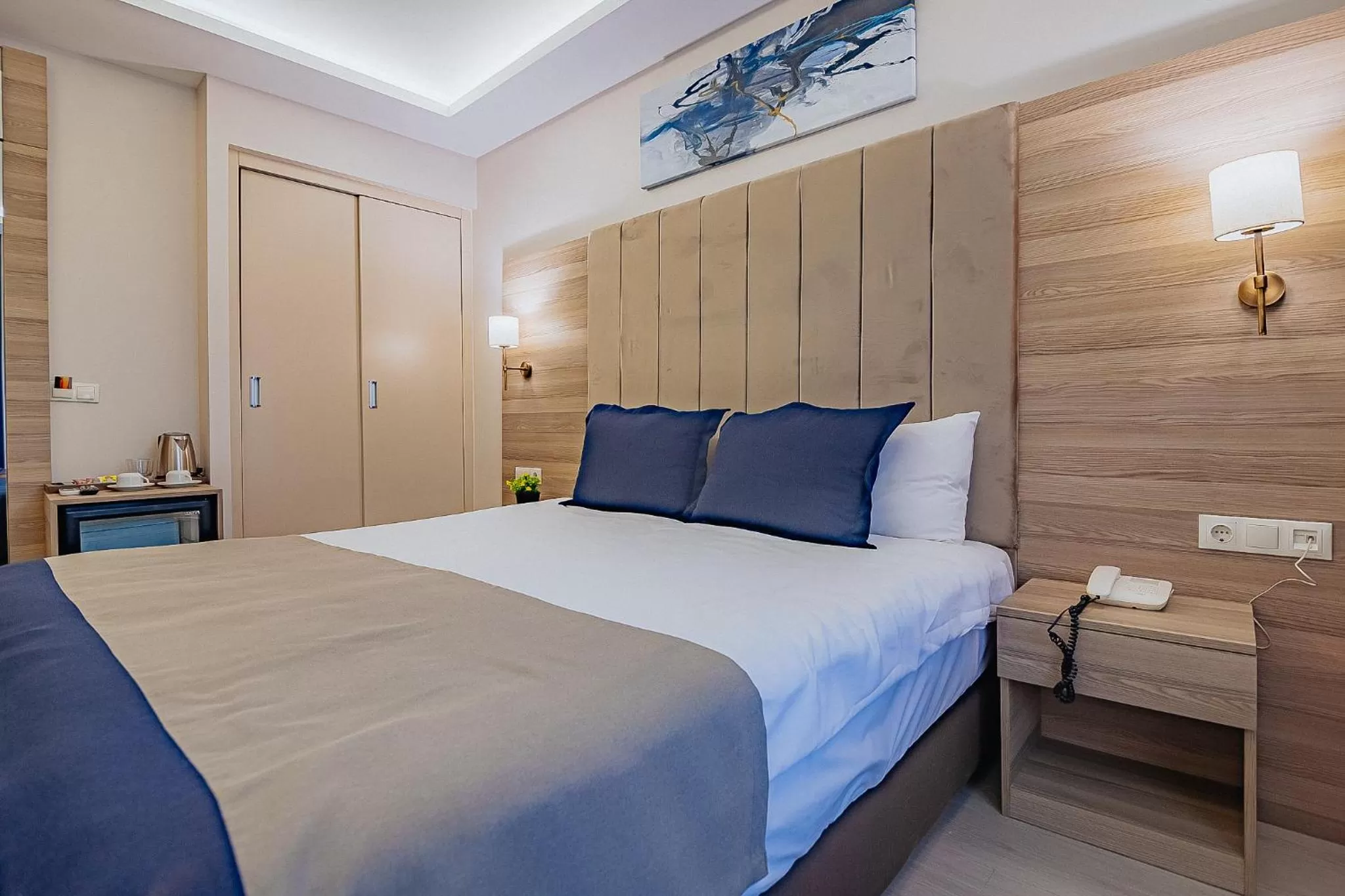 Photo of the whole room, Bed in The Milltown Hotel