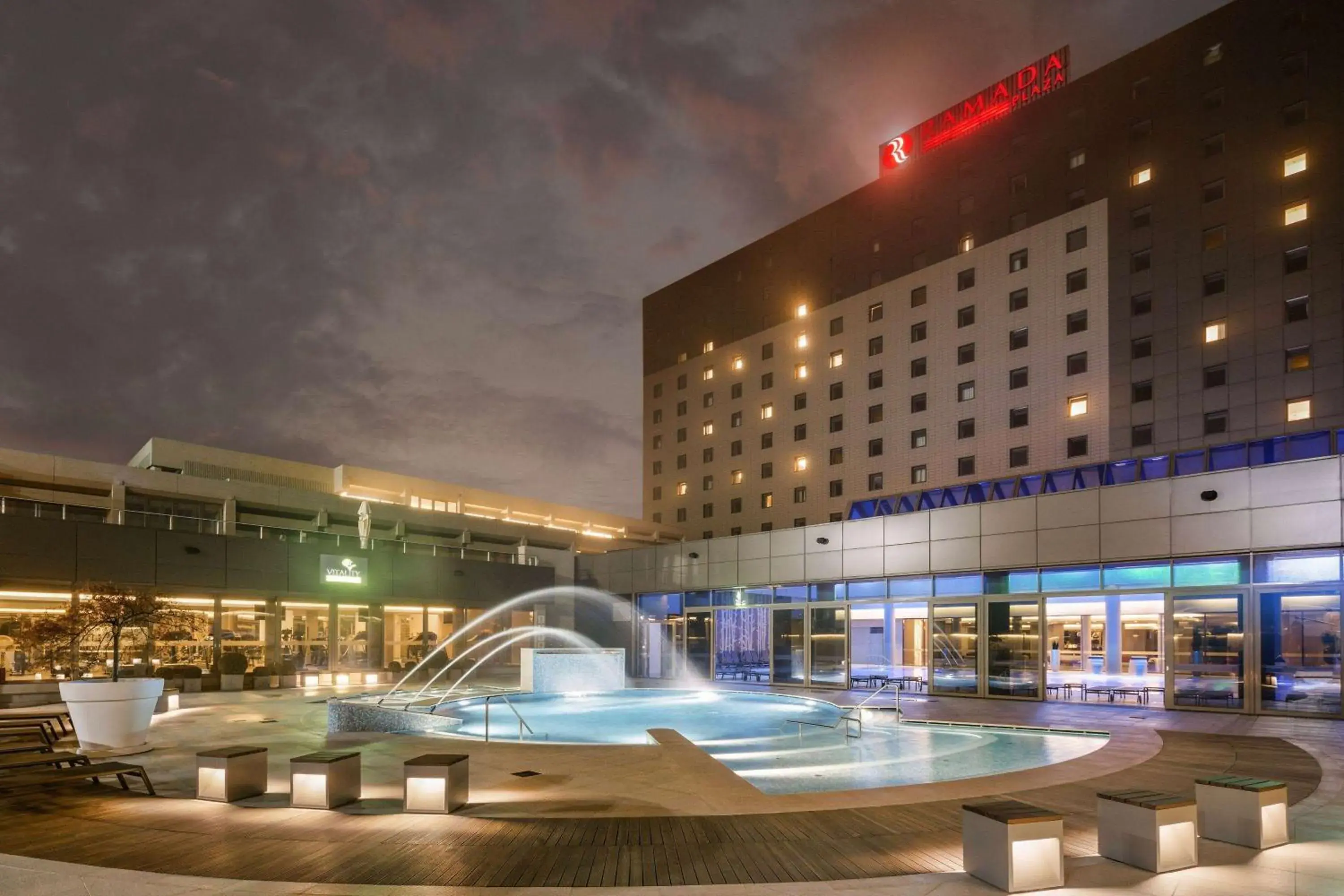 Pool view, Swimming Pool in Ramada Plaza by Wyndham Bucharest Convention Center