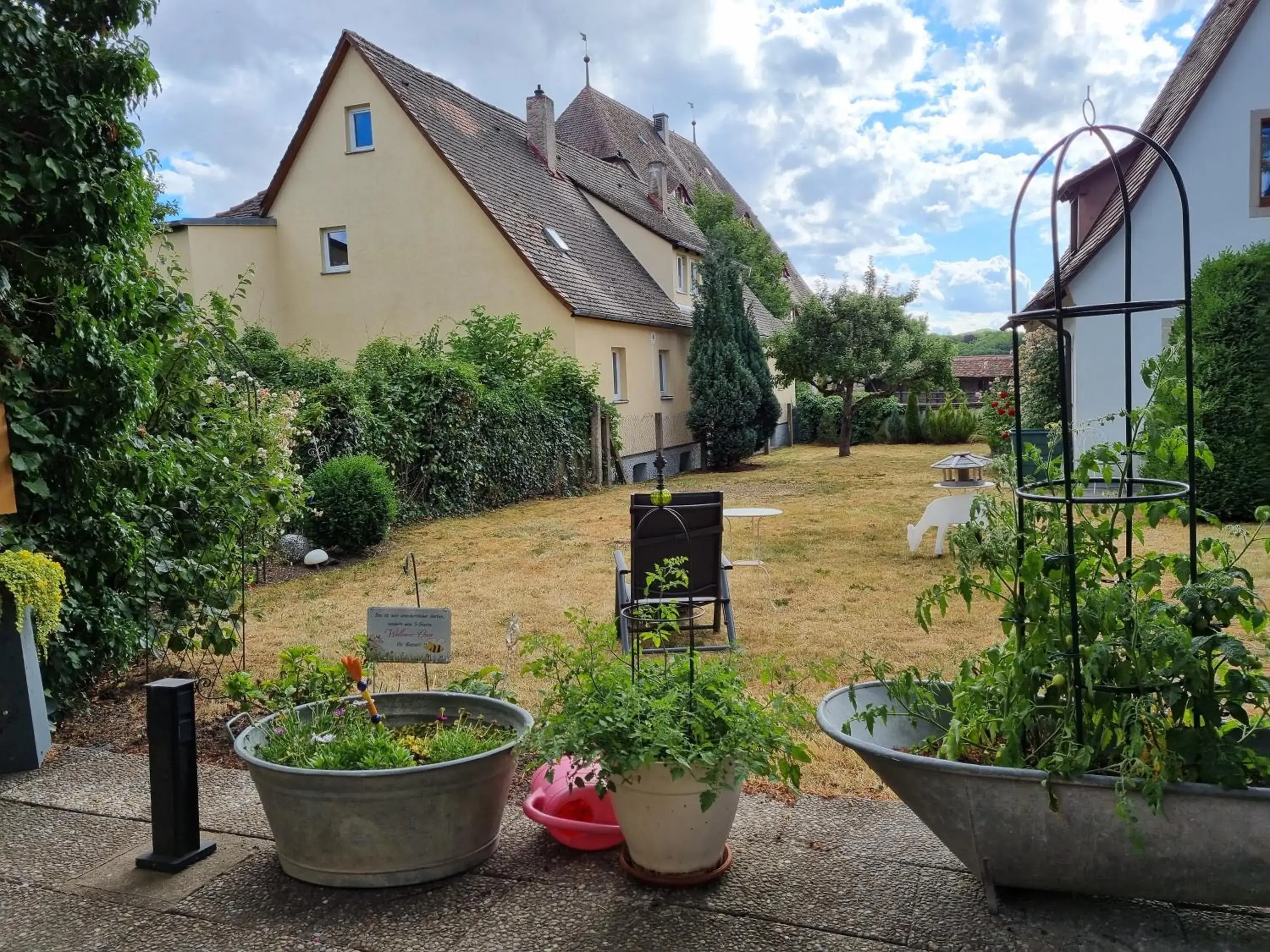 Garden, Property Building in Boutiquehotel Goldene Rose