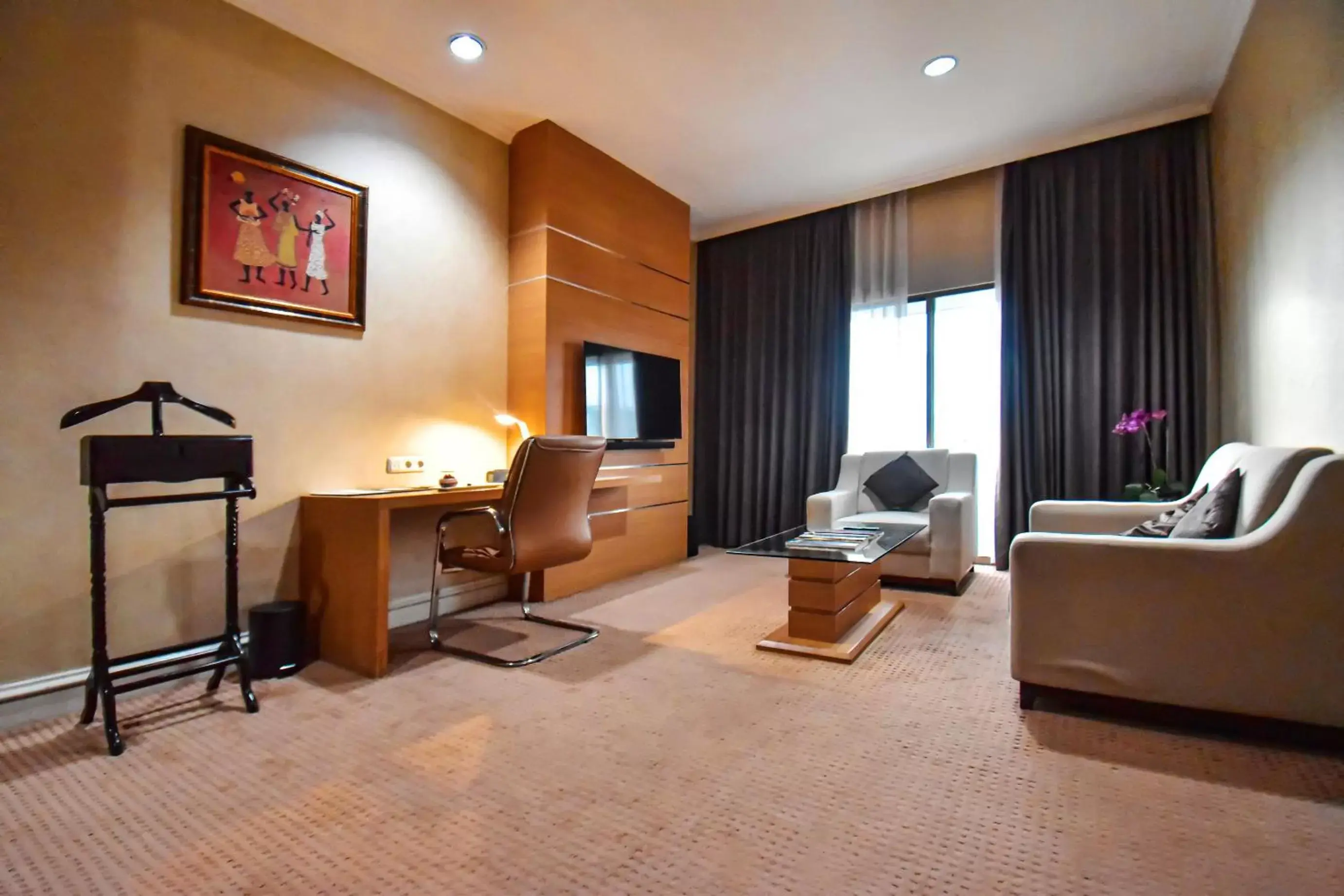 Living room, Seating Area in Surabaya Suites Hotel Powered by Archipelago