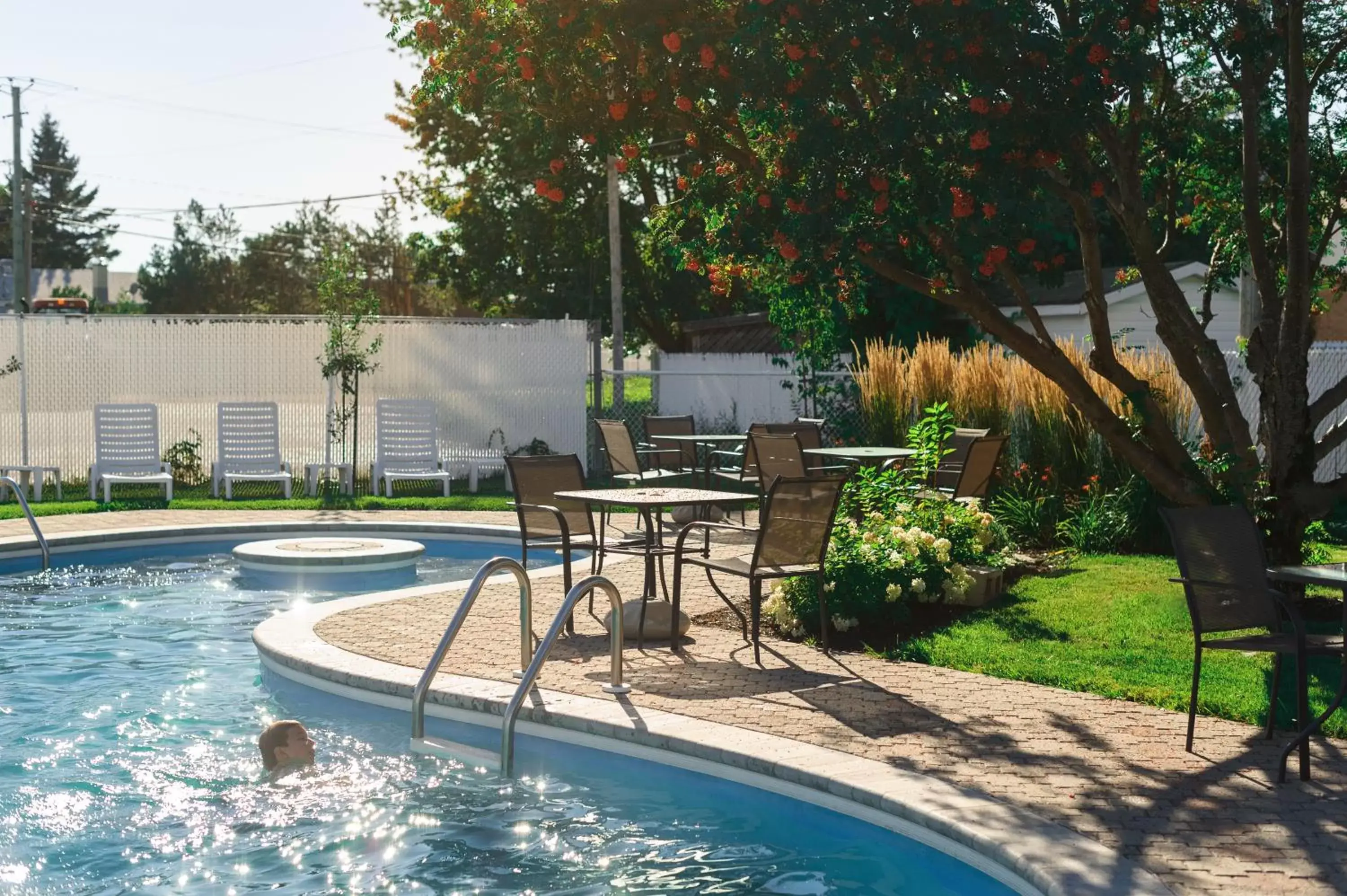 Swimming Pool in Hotel Le Montagnais