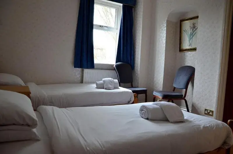Bedroom, Bed in The Thames Hotel