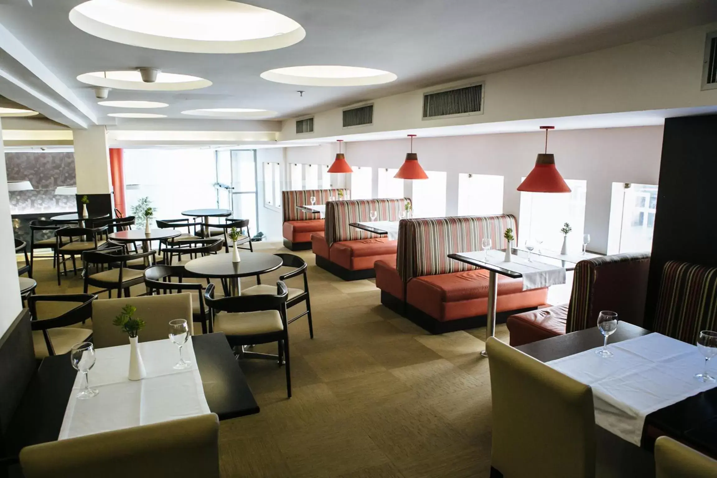 Dining area, Restaurant/Places to Eat in Arosa Rio Hotel