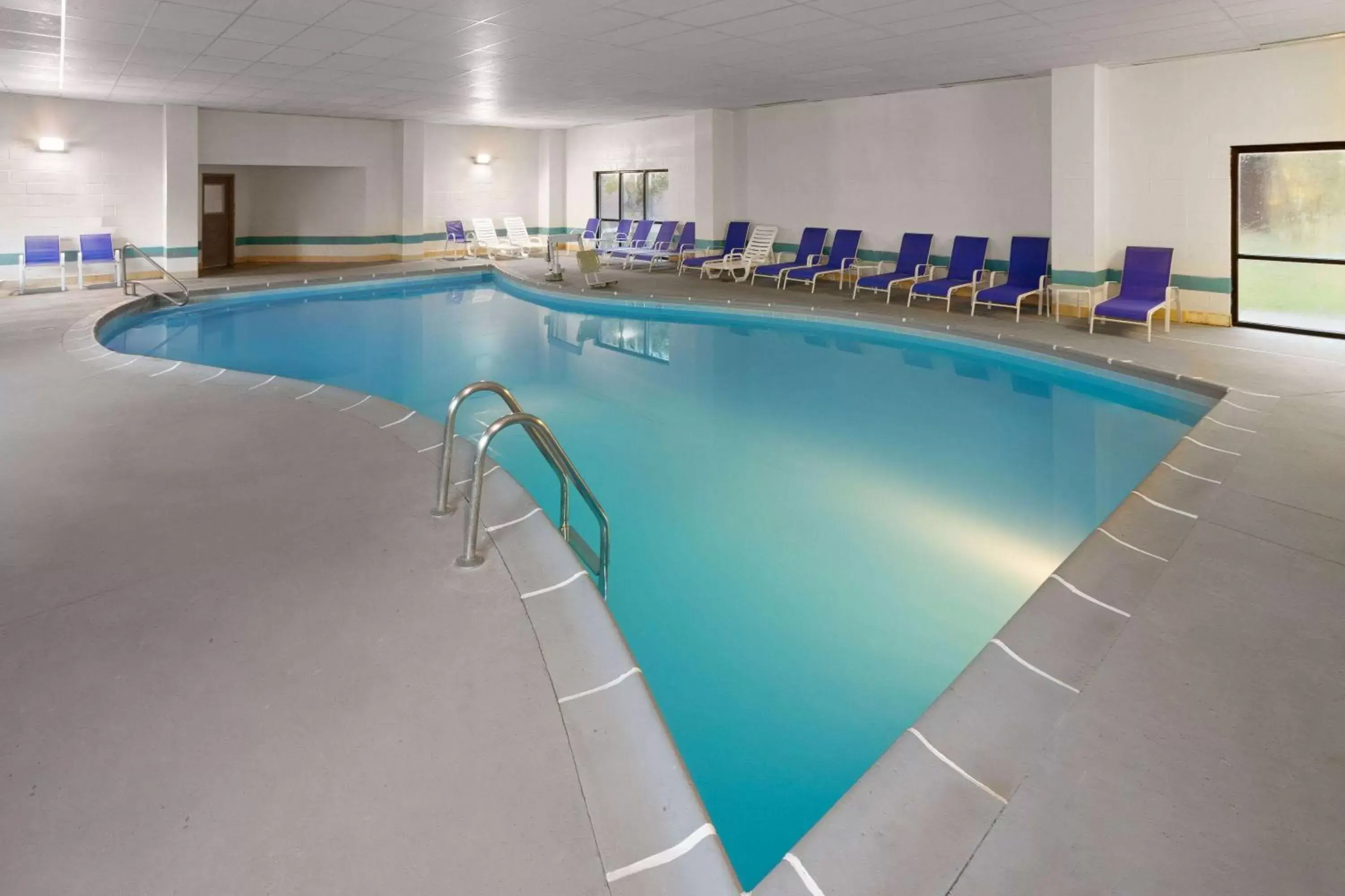 Pool view, Swimming Pool in Days Inn & Suites by Wyndham Northwest Indianapolis