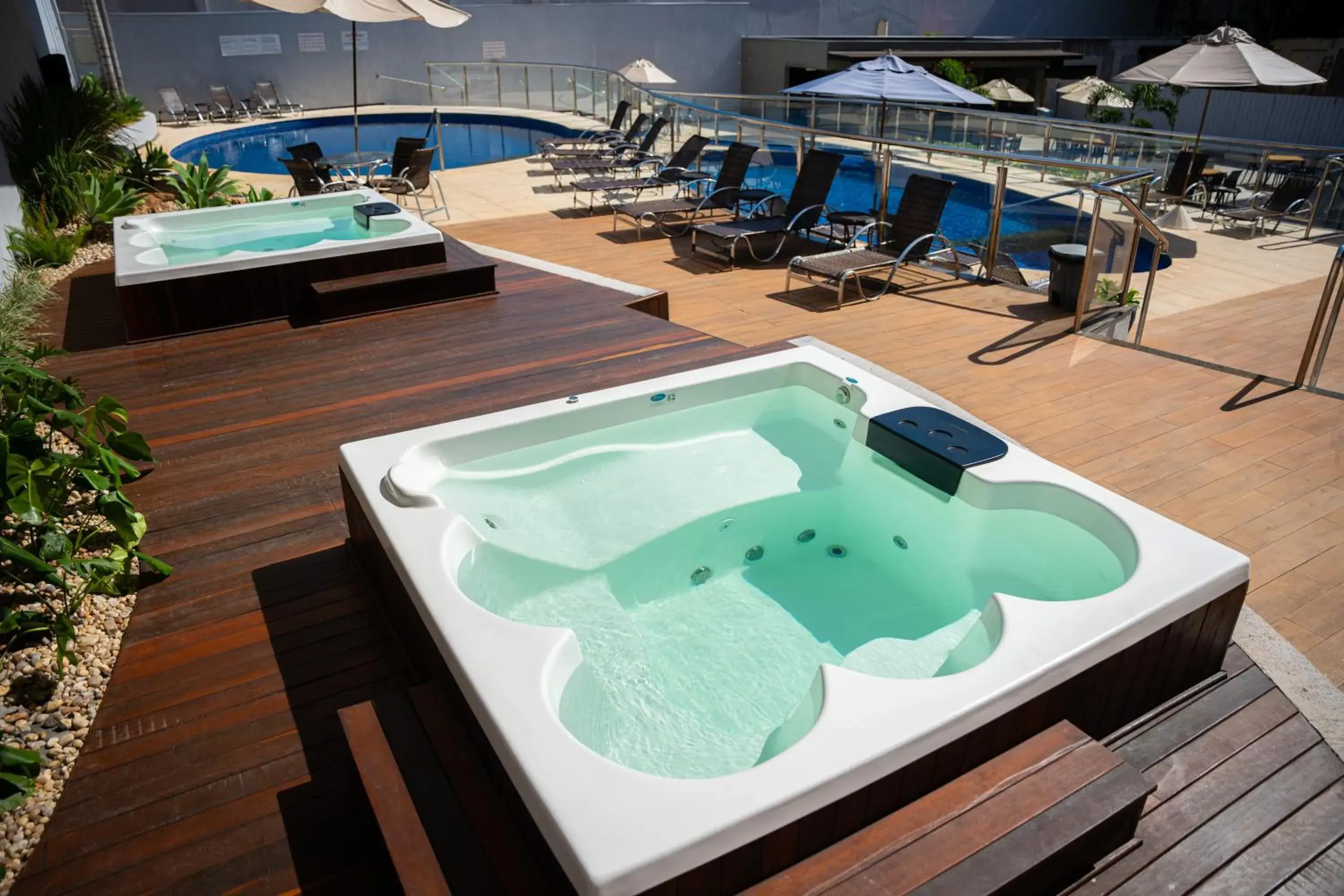 Hot Tub, Pool View in Foz Plaza Hotel