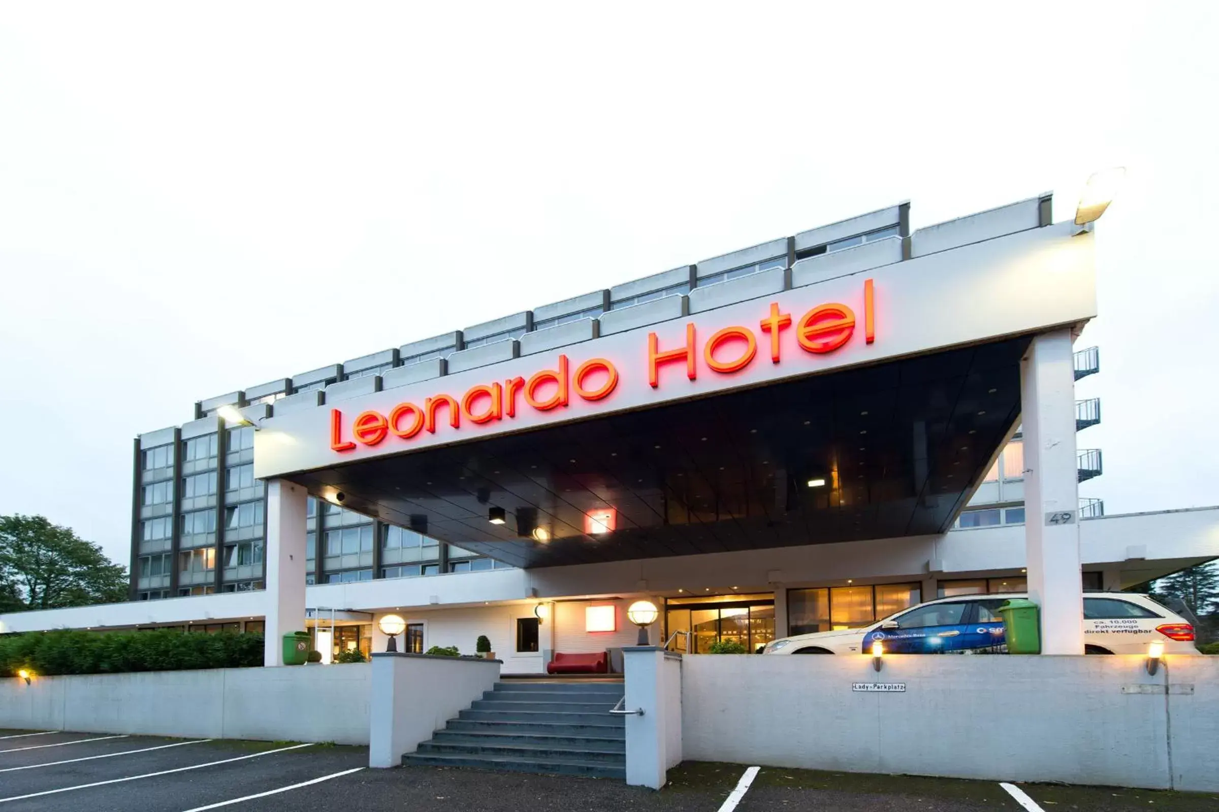 Facade/entrance in Leonardo Hotel Mönchengladbach