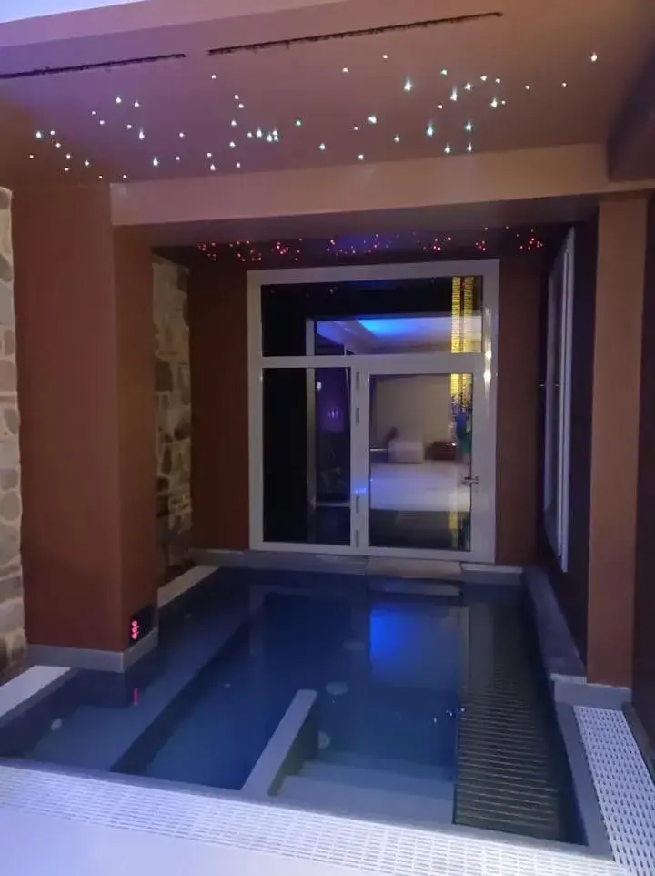 Hot Tub, Swimming Pool in Modus Aquae