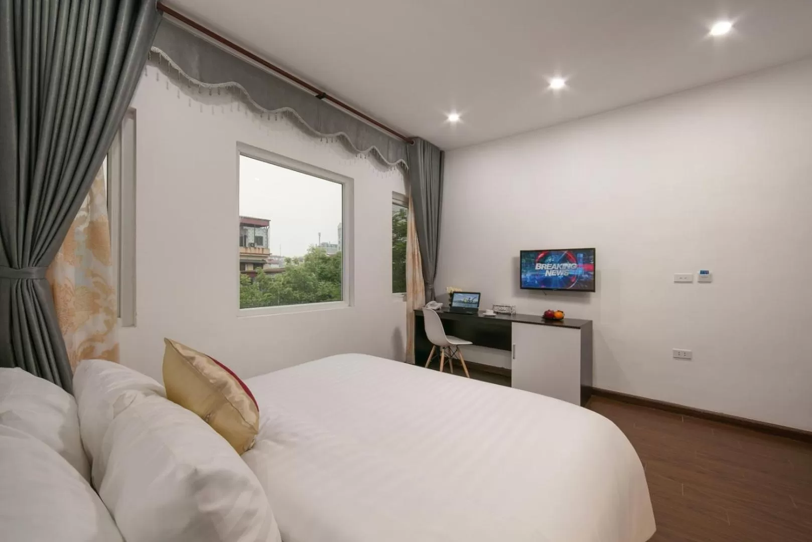 Bed in Hanoi Aria Central Hotel & Spa