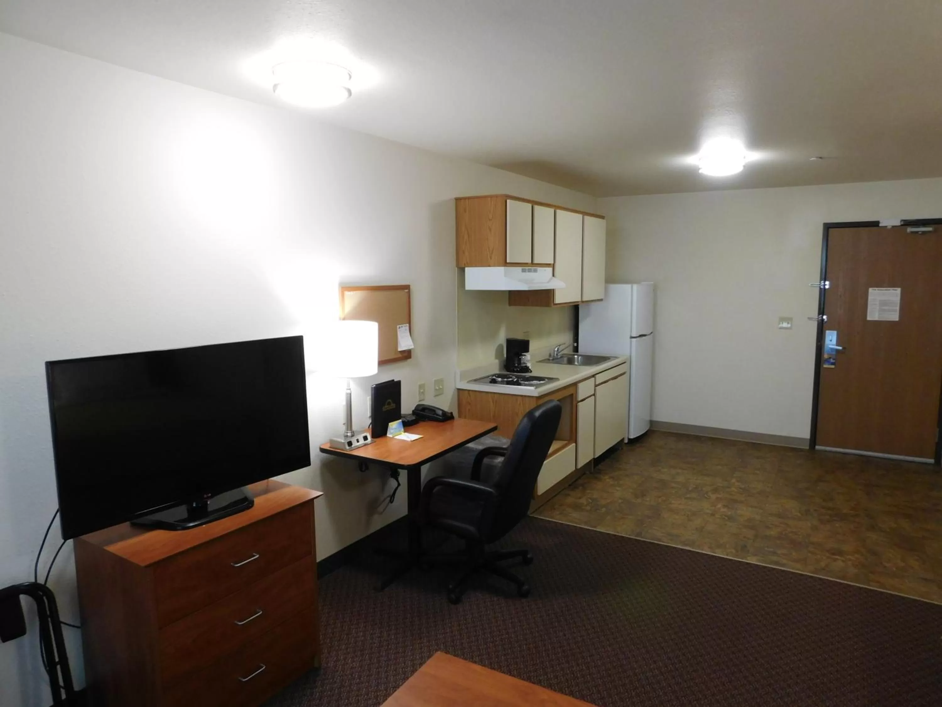 Kitchen or kitchenette in Birch Hill Suites Rochester - Med City