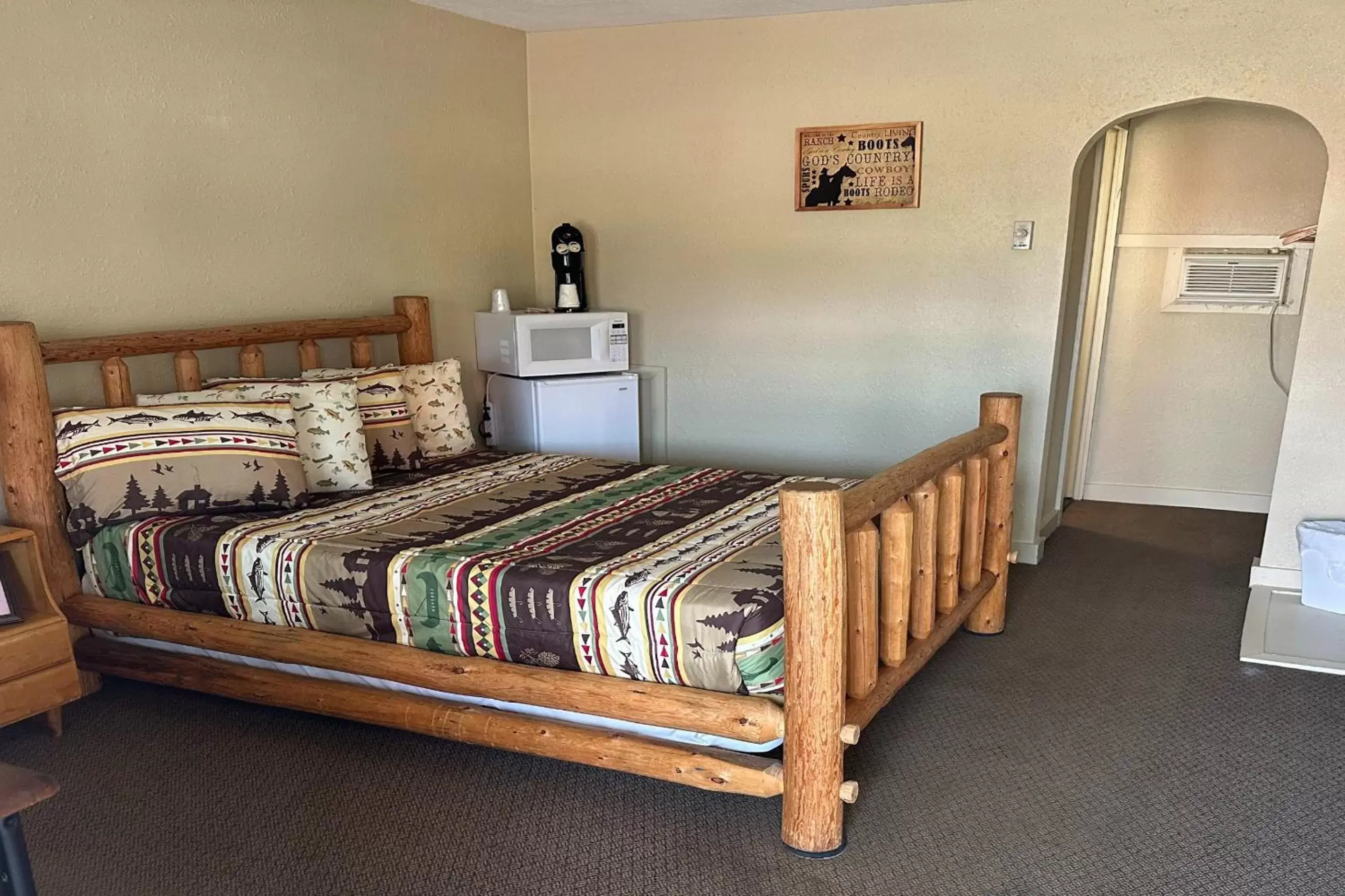 Bedroom, Bed in Love Hotels Murdo by OYO on Interstate 90