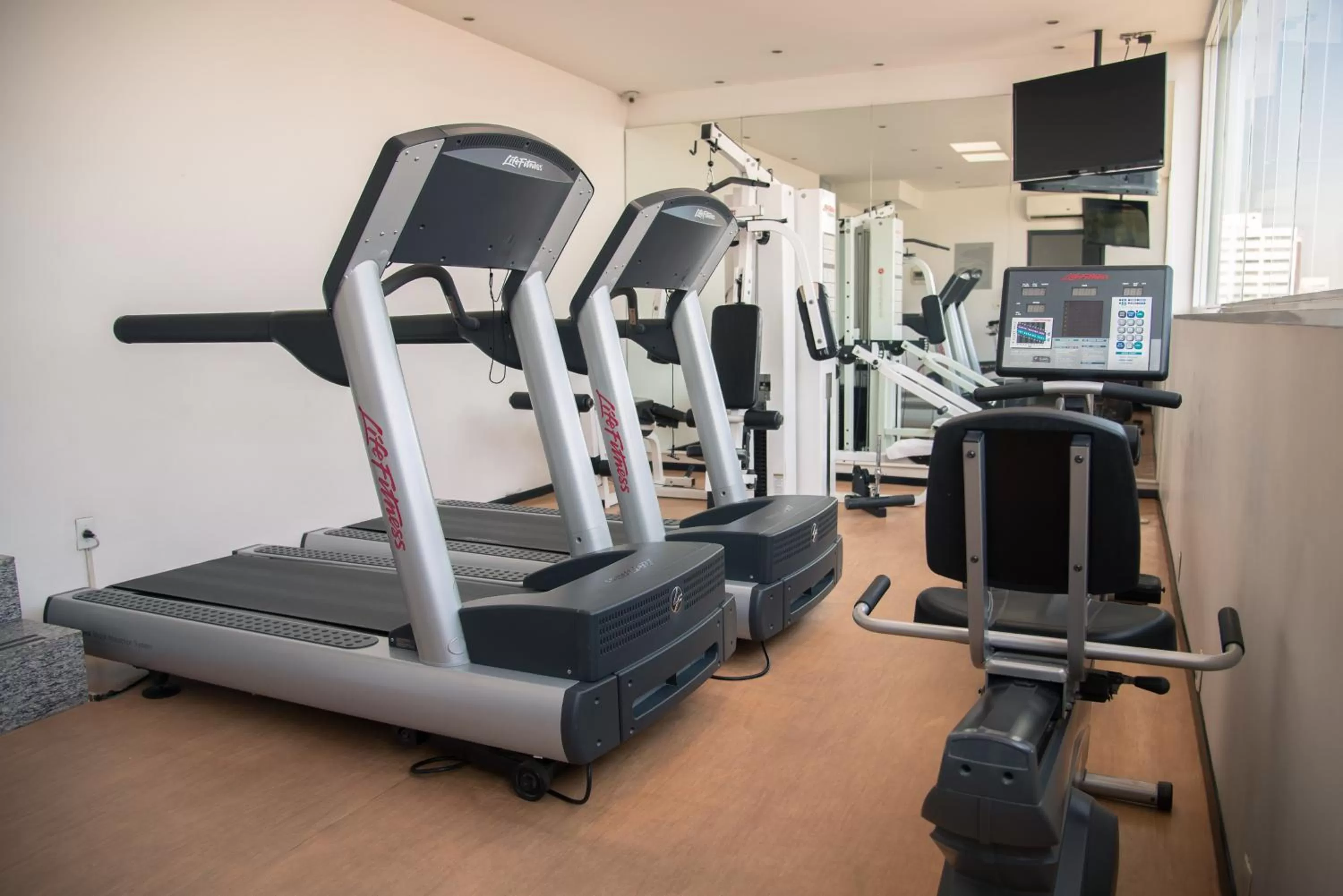 Fitness centre/facilities in LaiLa Hotel CDMX Reforma