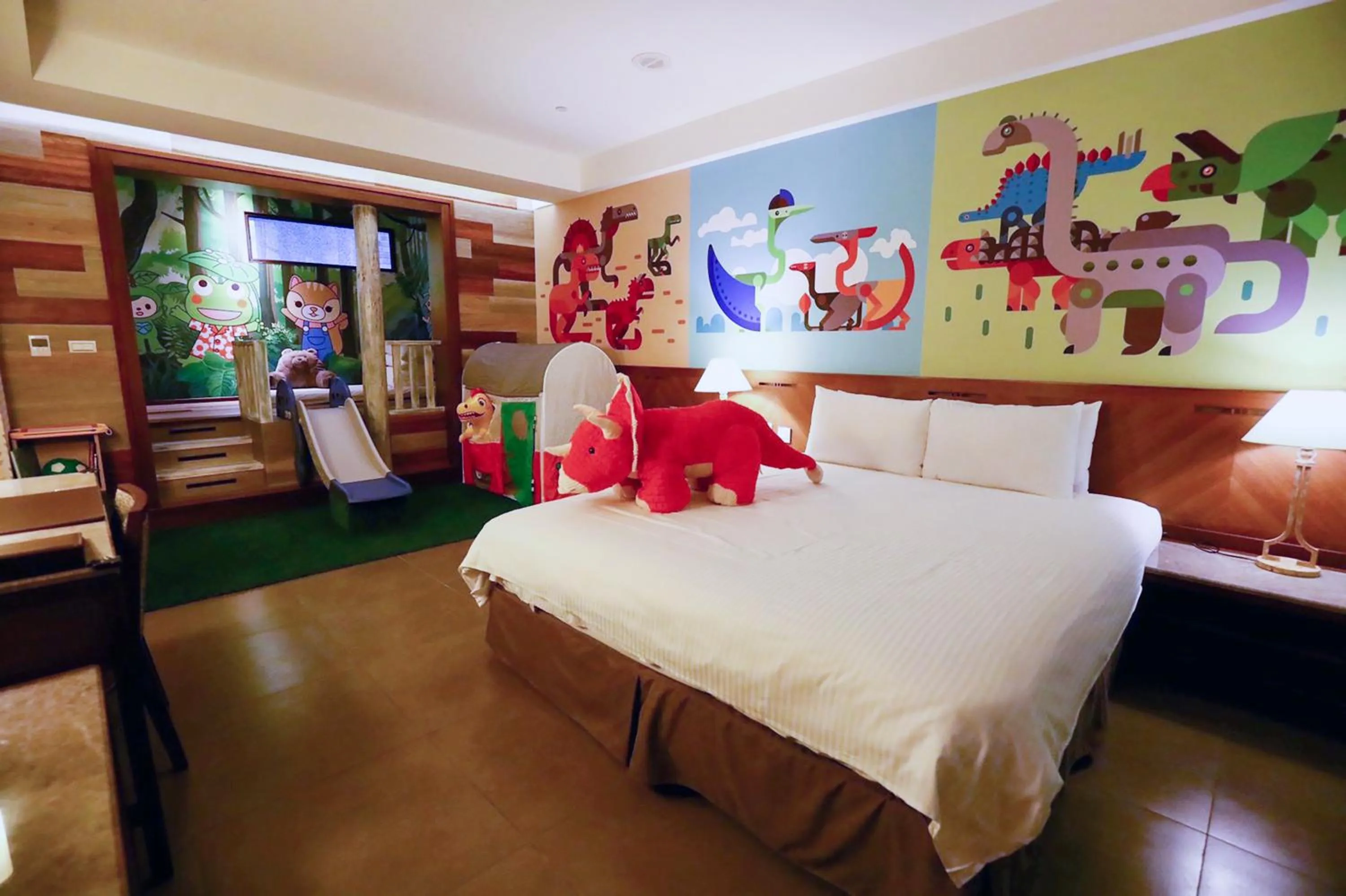 Photo of the whole room, Bed in Great Roots Forestry Spa Resort