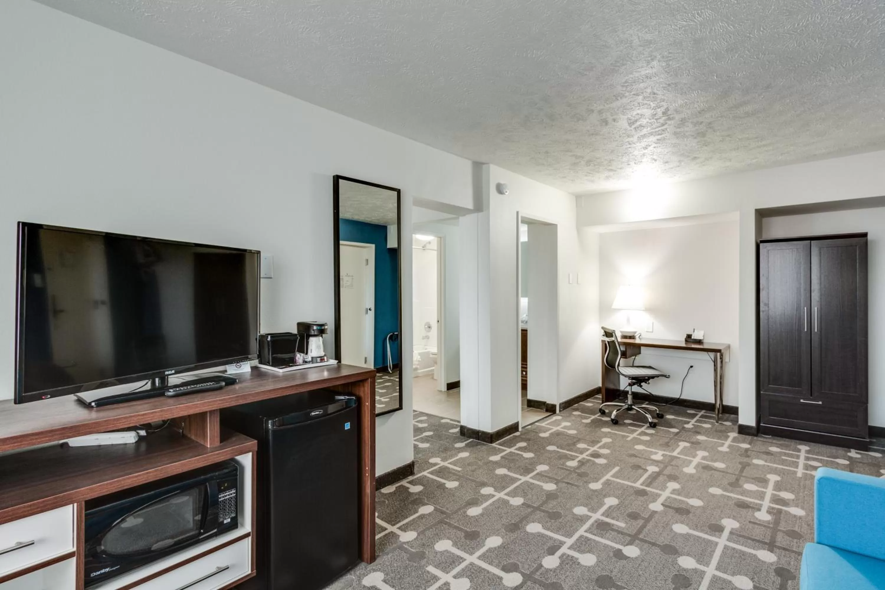 TV and multimedia in Baymont by Wyndham Spokane