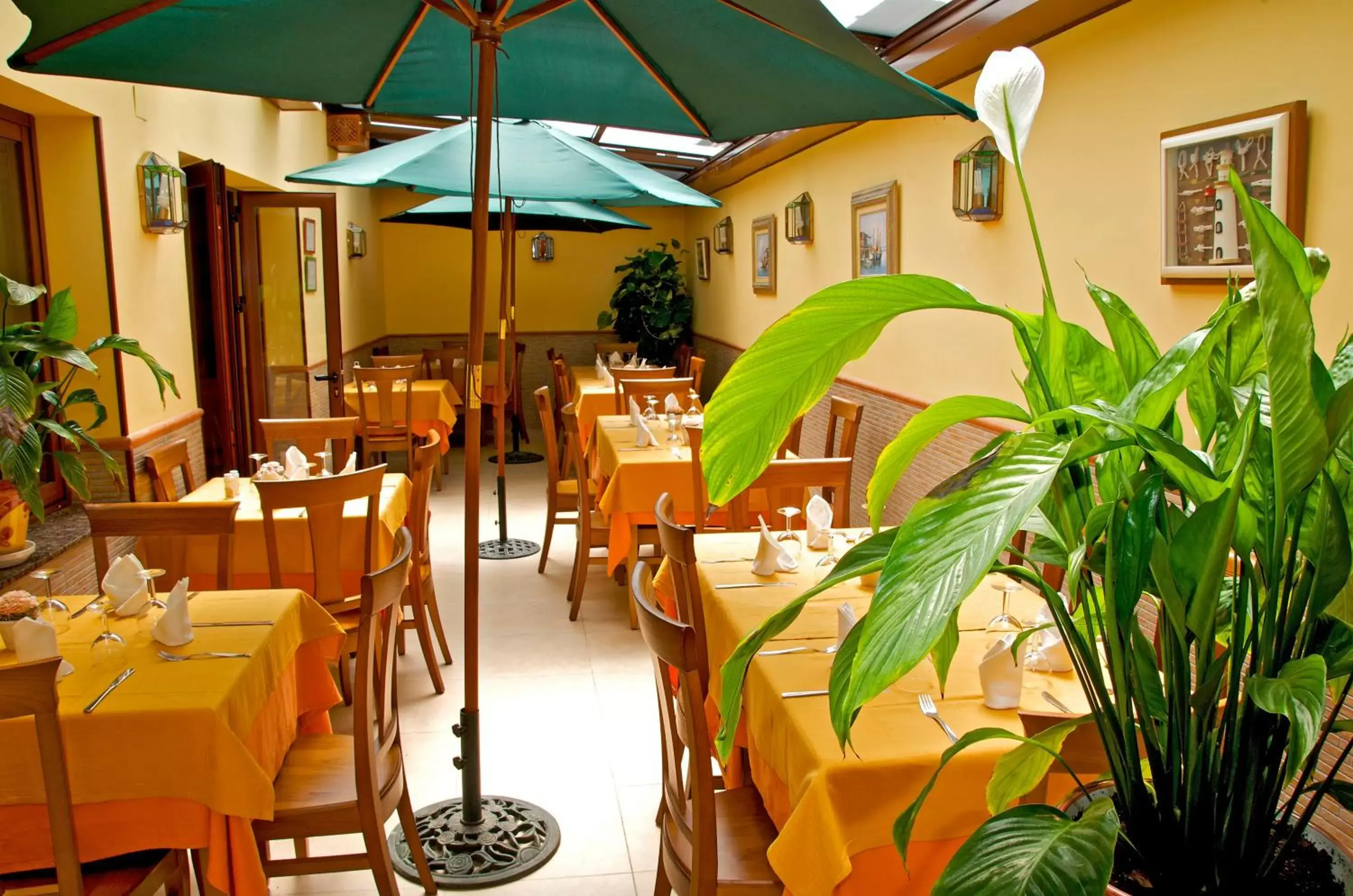 Restaurant/places to eat in Ona Las Rampas Restaurant/places to eat in Ona Las Rampas