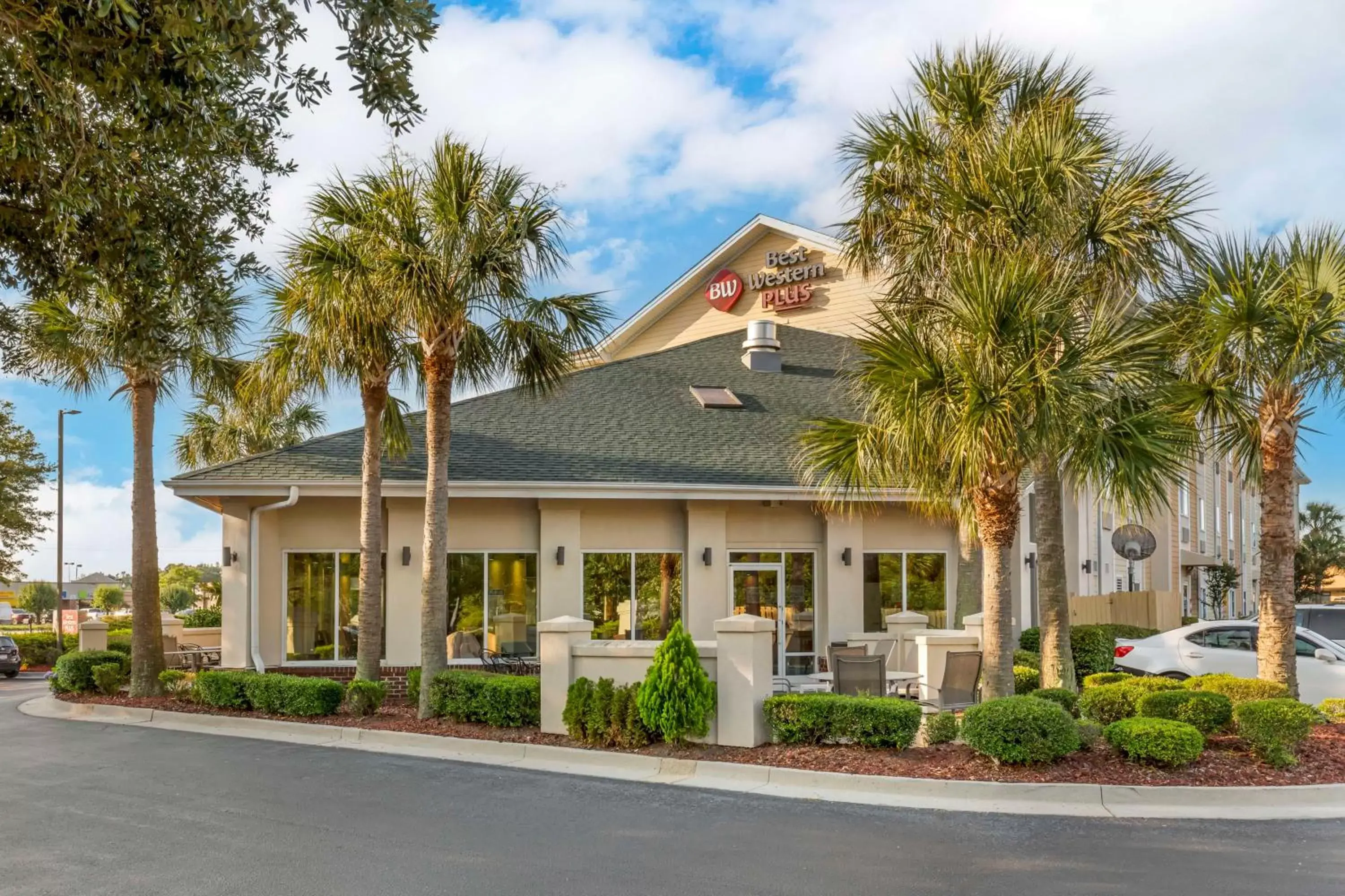 Property Building in Best Western Plus Wilmington/Carolina Beach