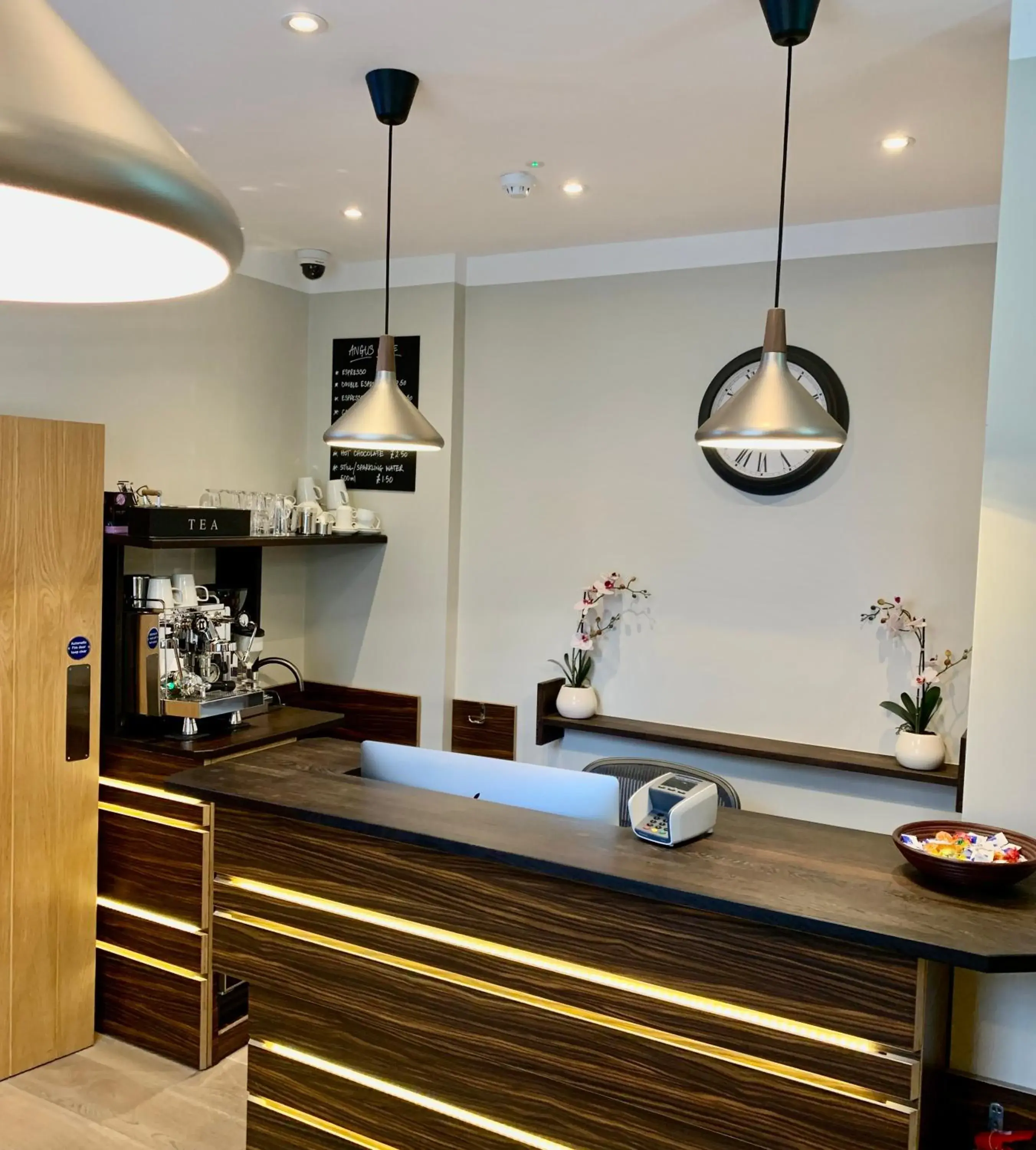 Property building, Kitchen/Kitchenette in Angus Hotel