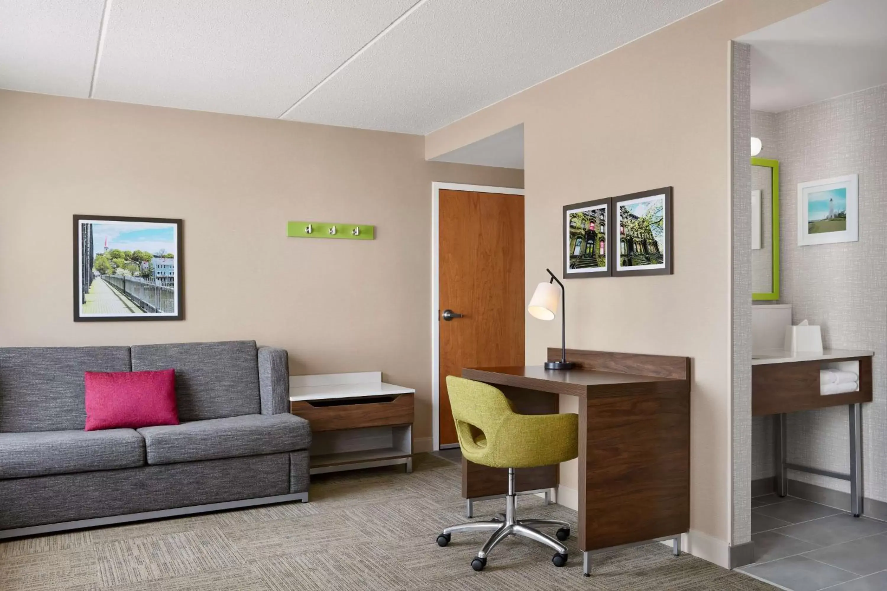 Bedroom, Seating Area in Hampton Inn & Suites West Haven