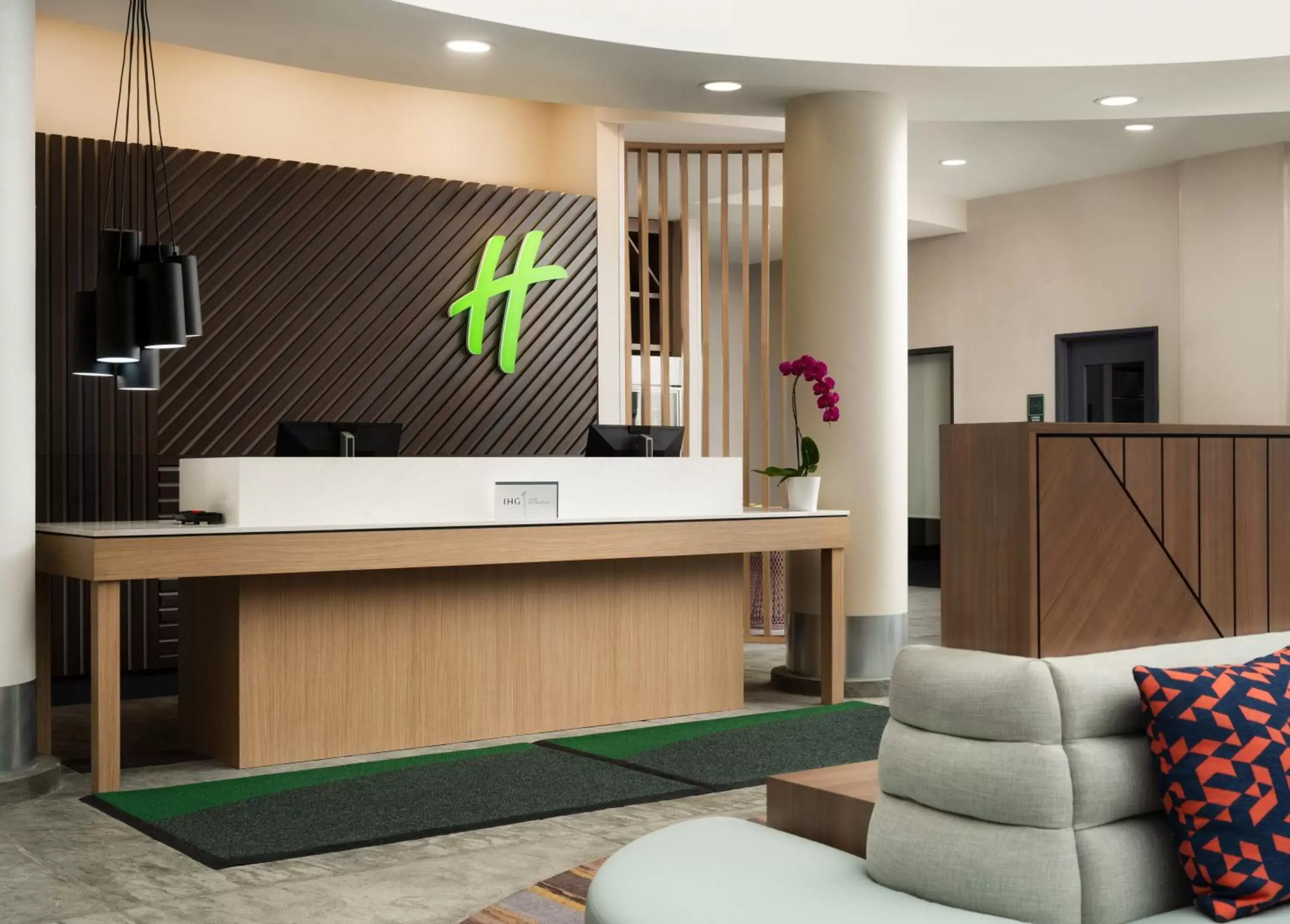 Lobby or reception in Holiday Inn - Cincinnati - Liberty Way by IHG Lobby or reception in Holiday Inn - Cincinnati - Liberty Way by IHG
