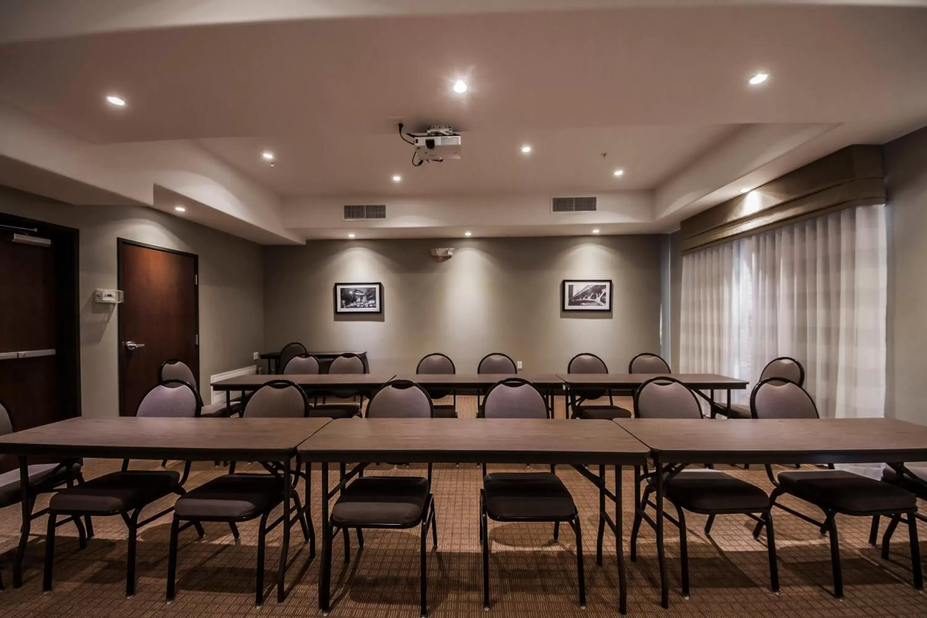 Business facilities in Sleep Inn & Suites Hennessey North