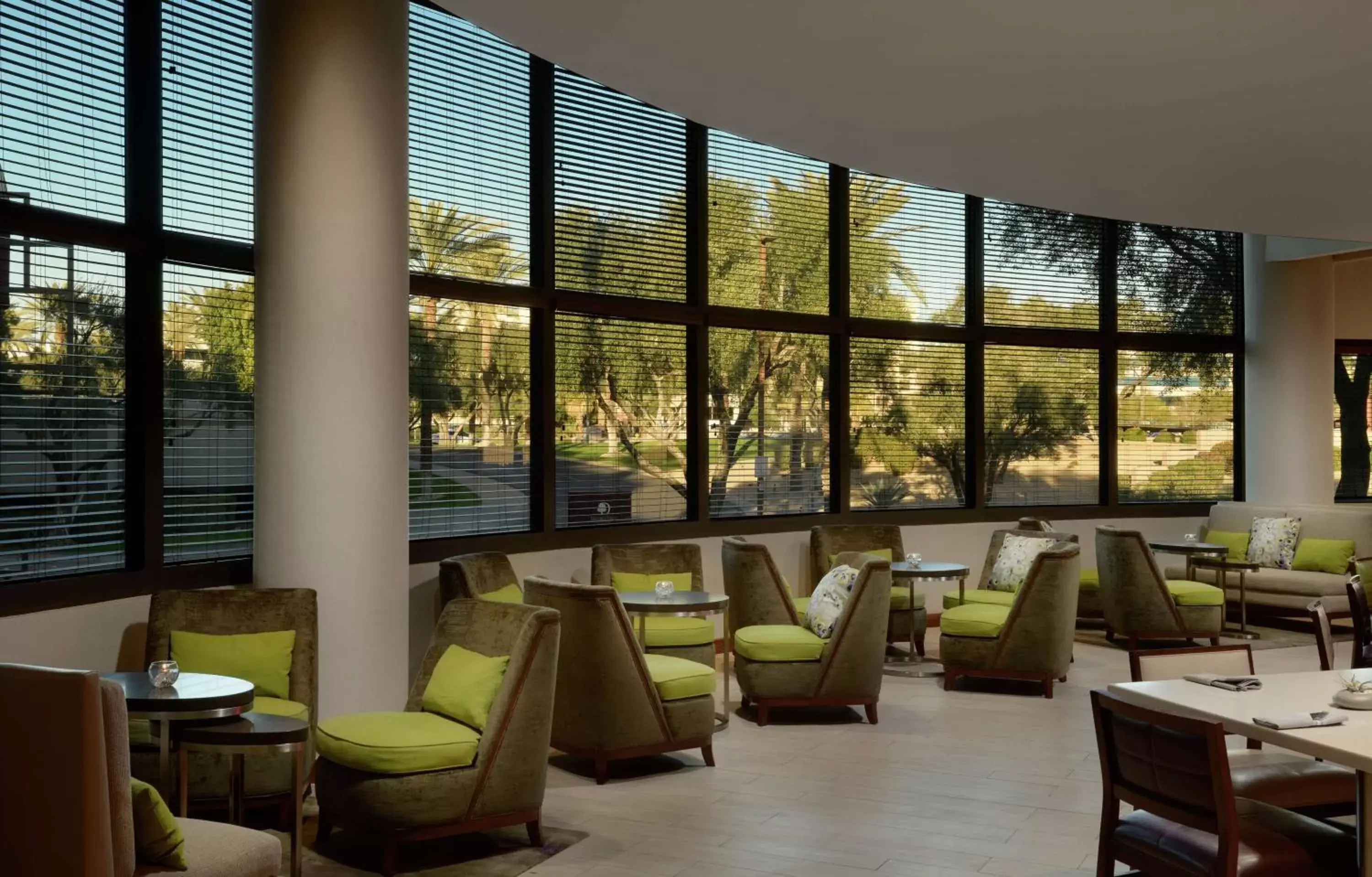 Dining area, Restaurant/Places to Eat in DoubleTree Suites by Hilton Phoenix
