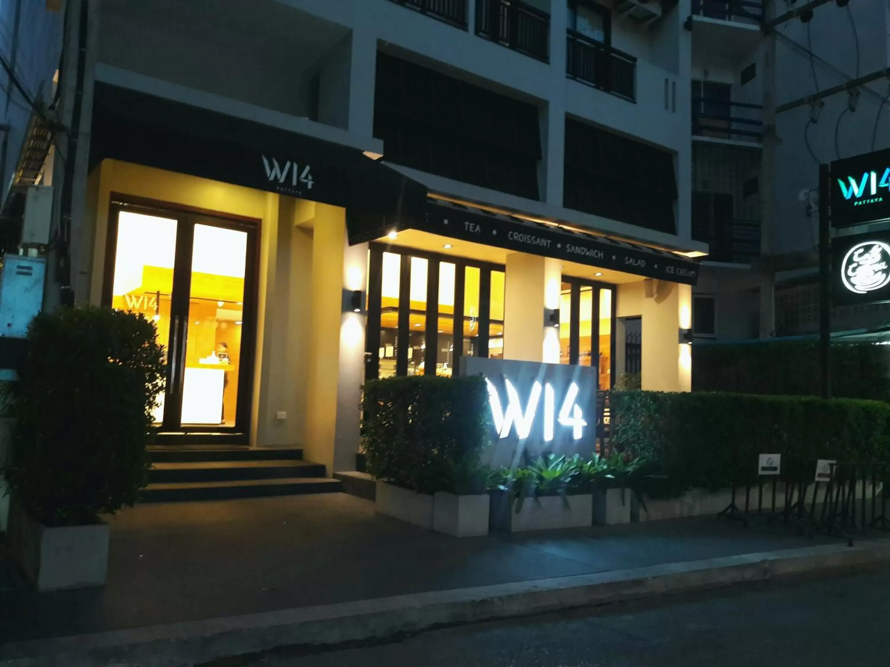 Facade/entrance in W14 Pattaya