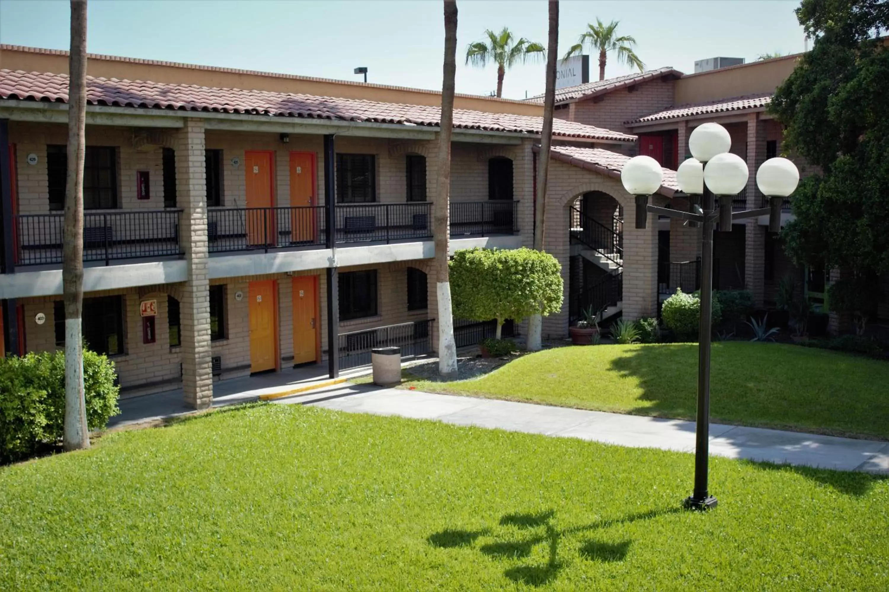 Garden view, Property Building in Hotel Colonial Mexicali