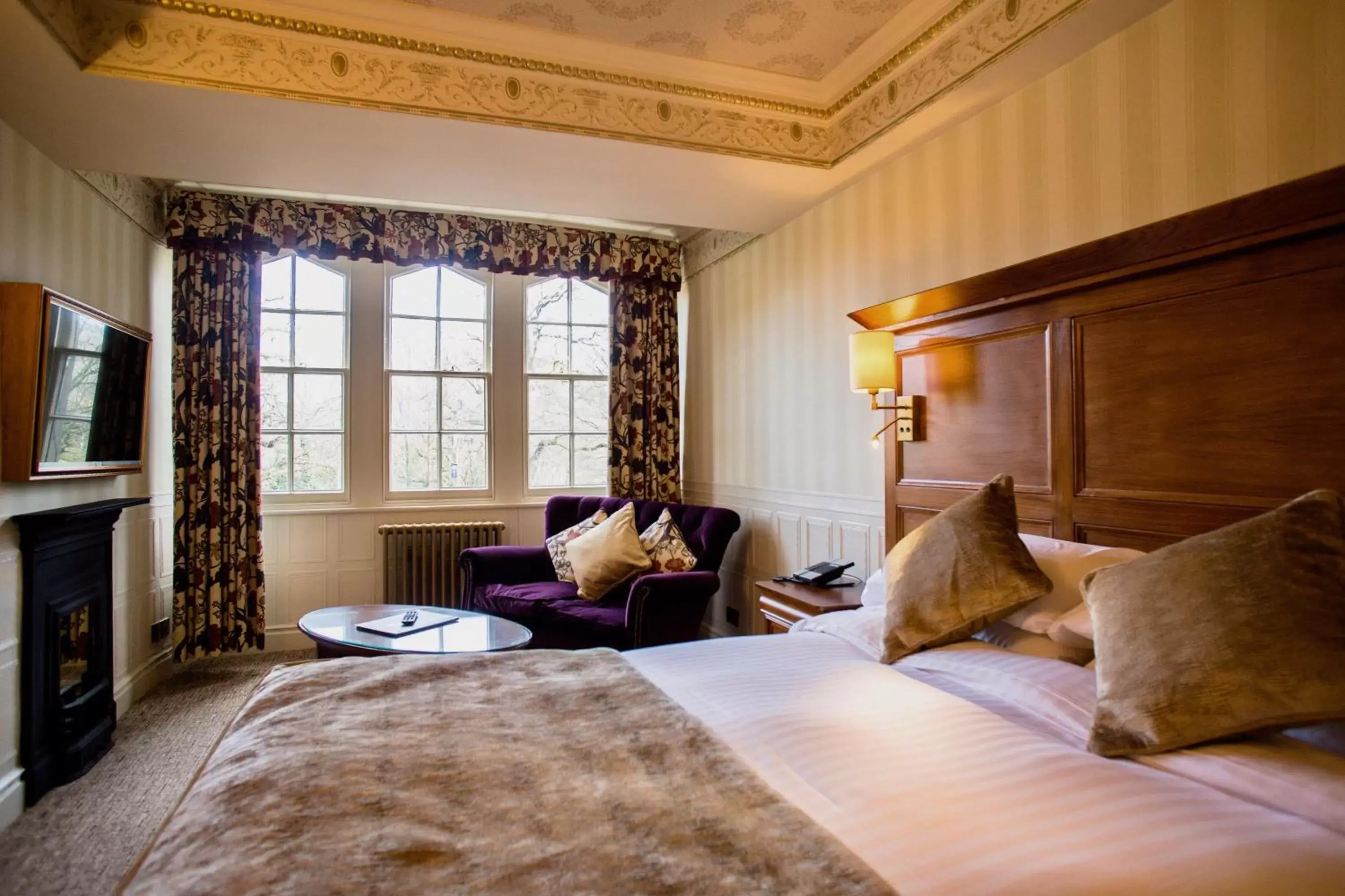 Bed in Royal Oak Hotel