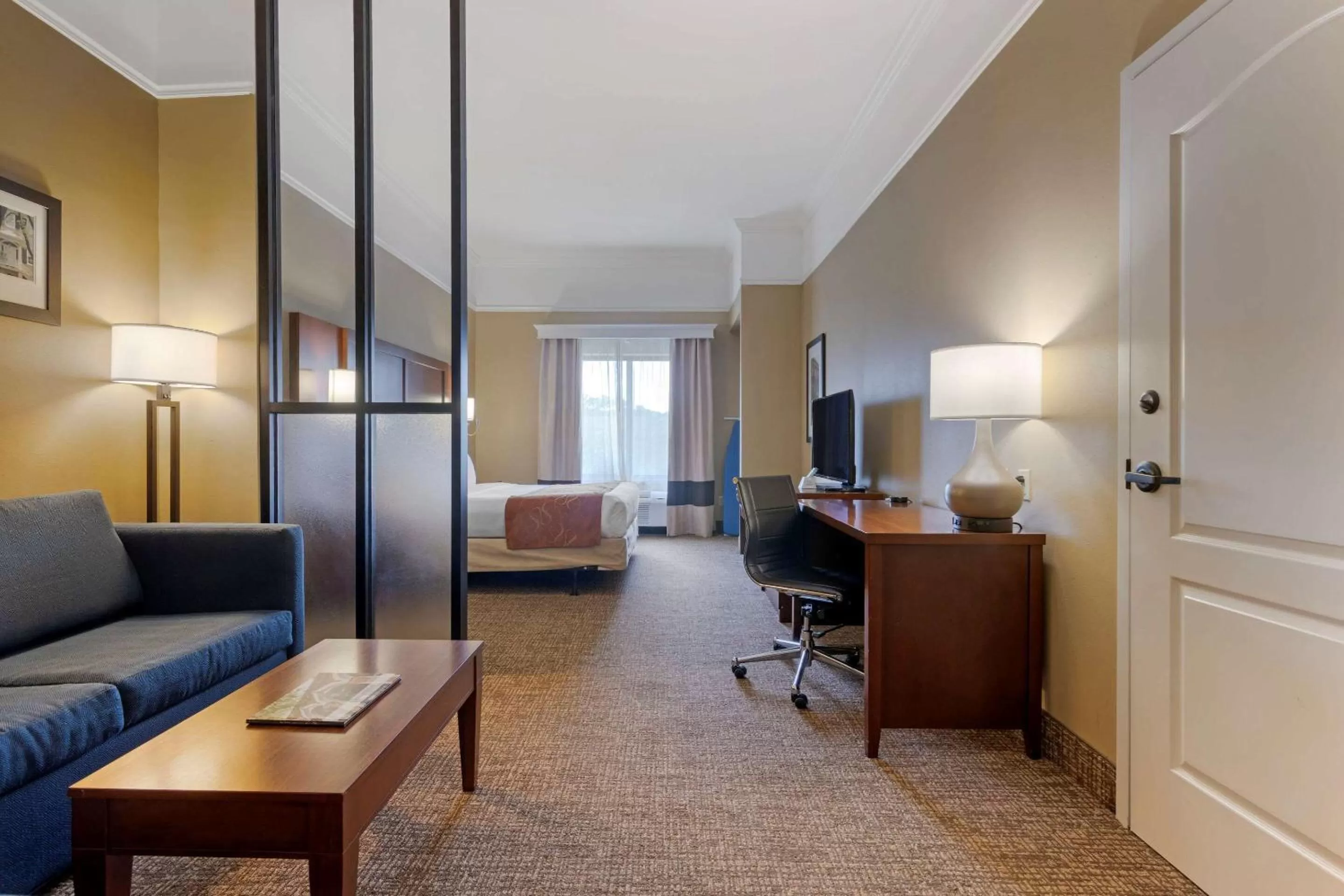 King Suite with Whirlpool - No Pets in Comfort Suites Savannah North