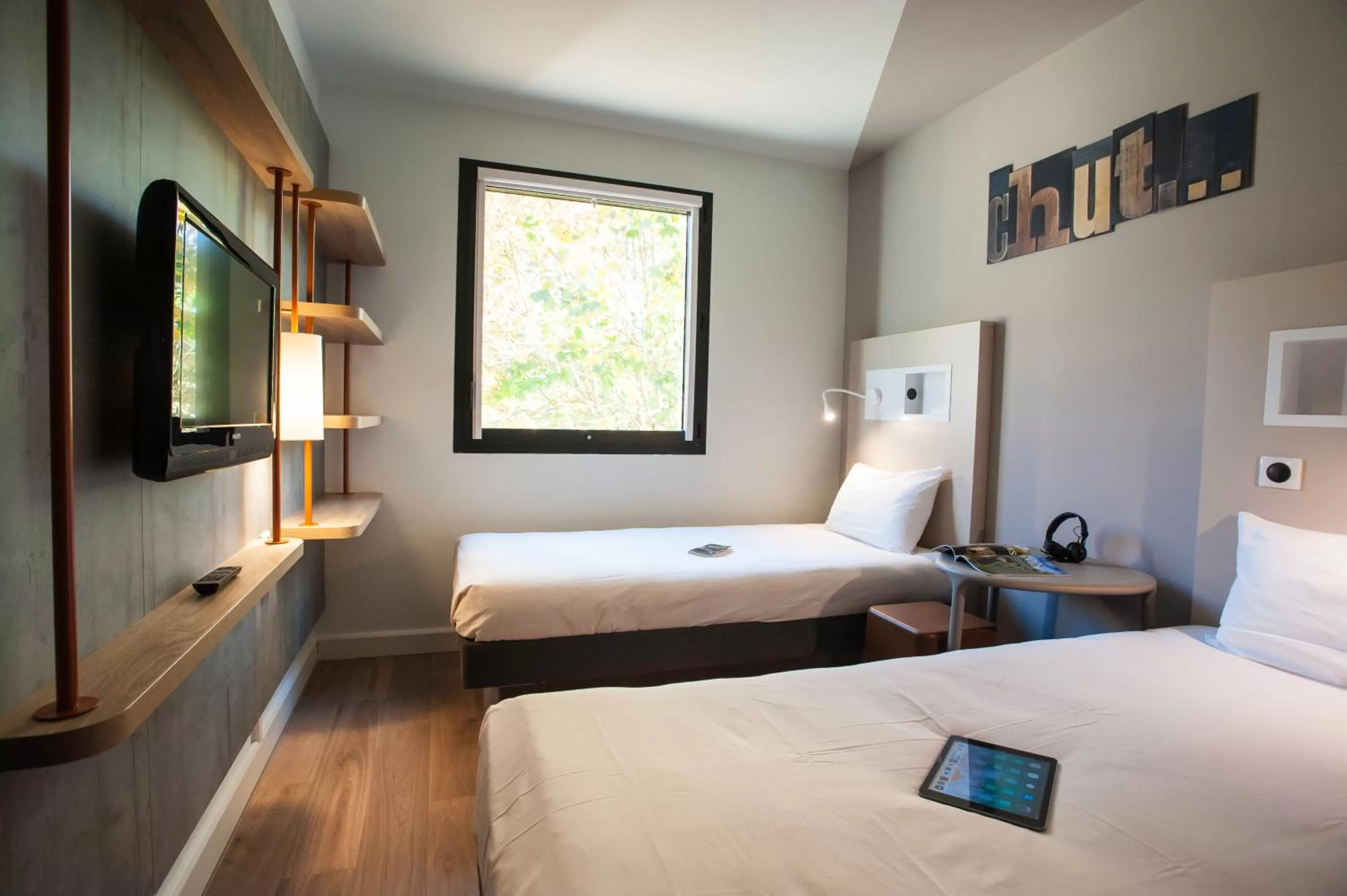 Photo of the whole room, Bed in Ibis Budget Château-Thierry