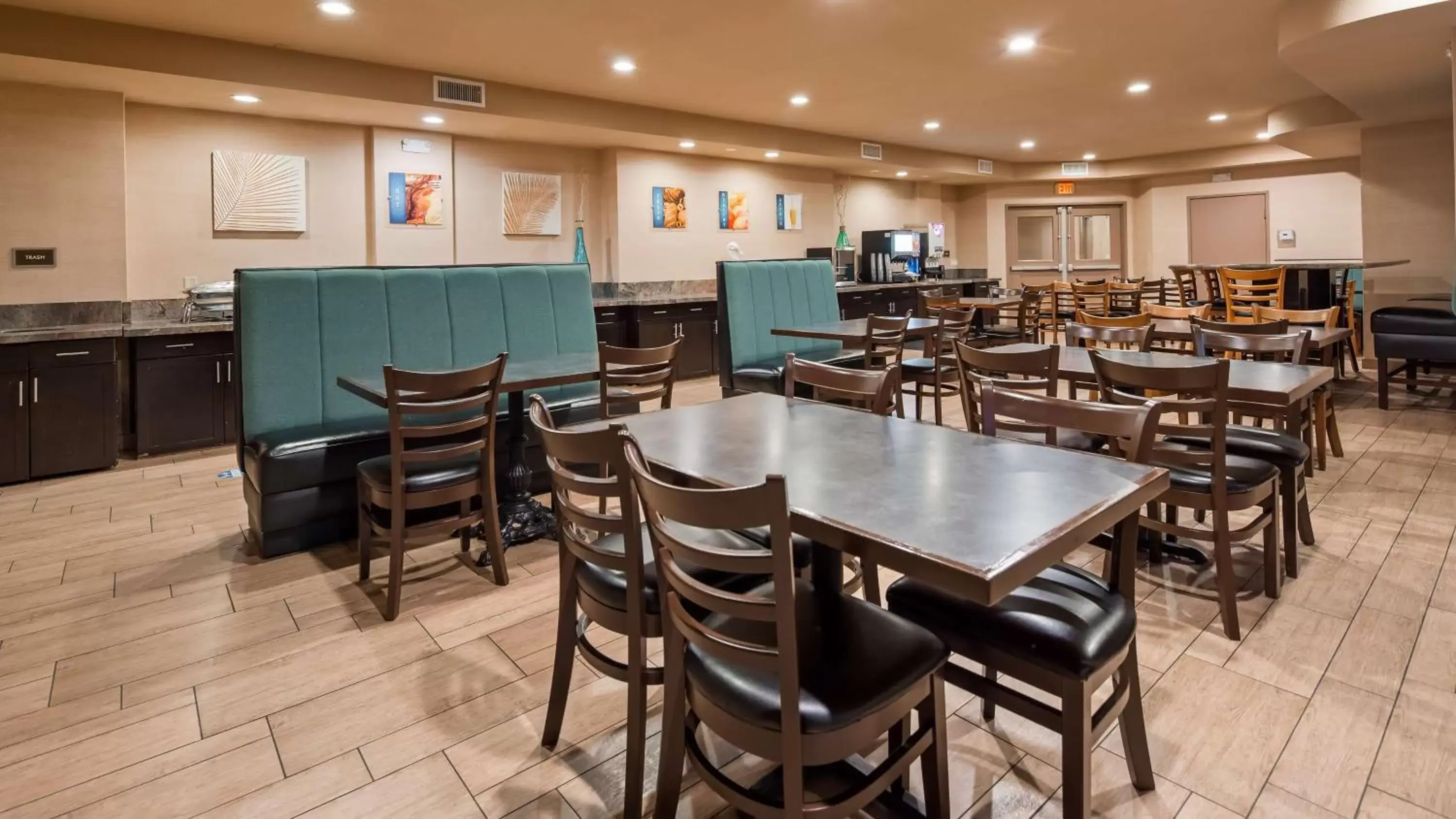 Restaurant/Places to Eat in Best Western Plus Oceanside Palms