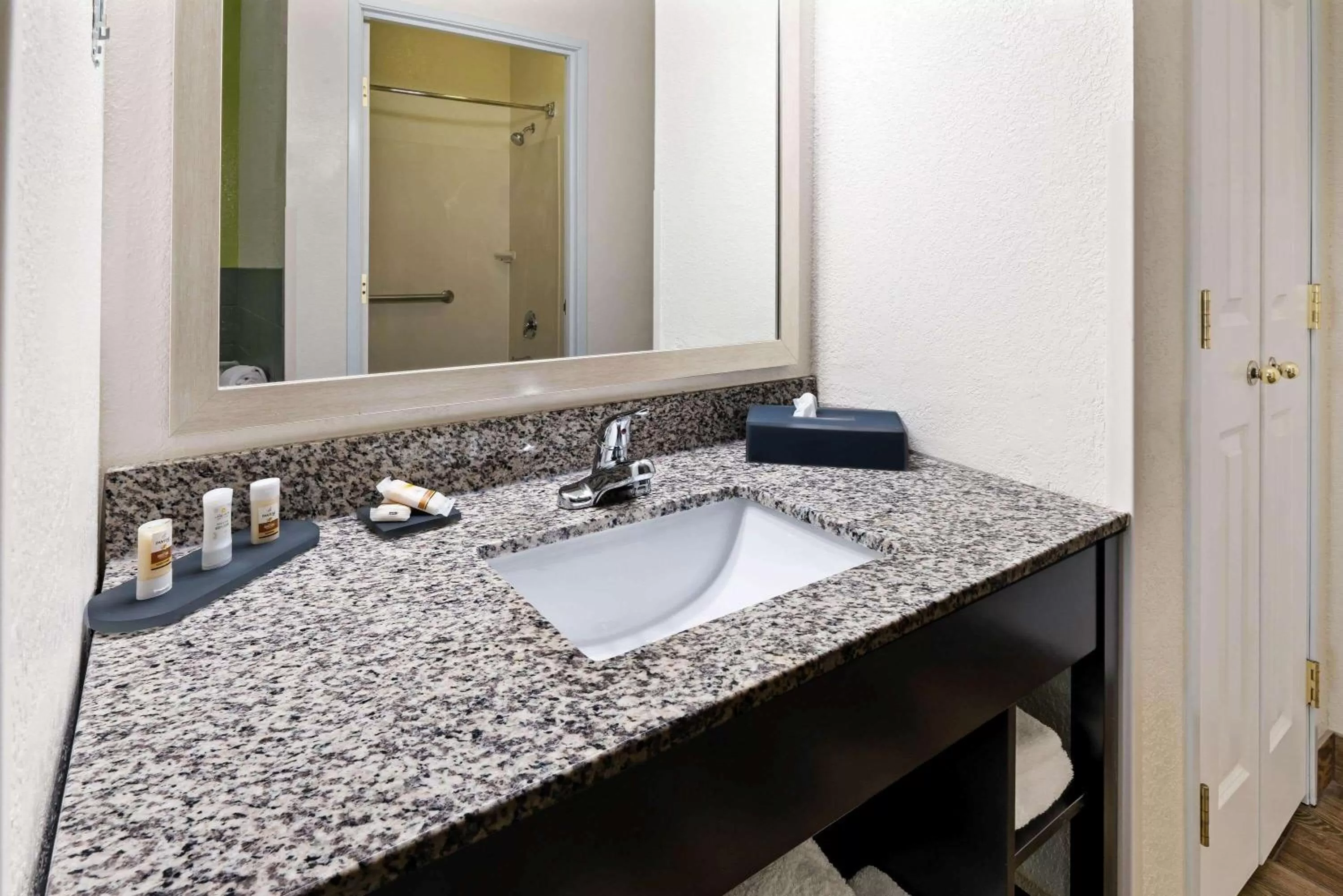 Bathroom in La Quinta by Wyndham Fruita