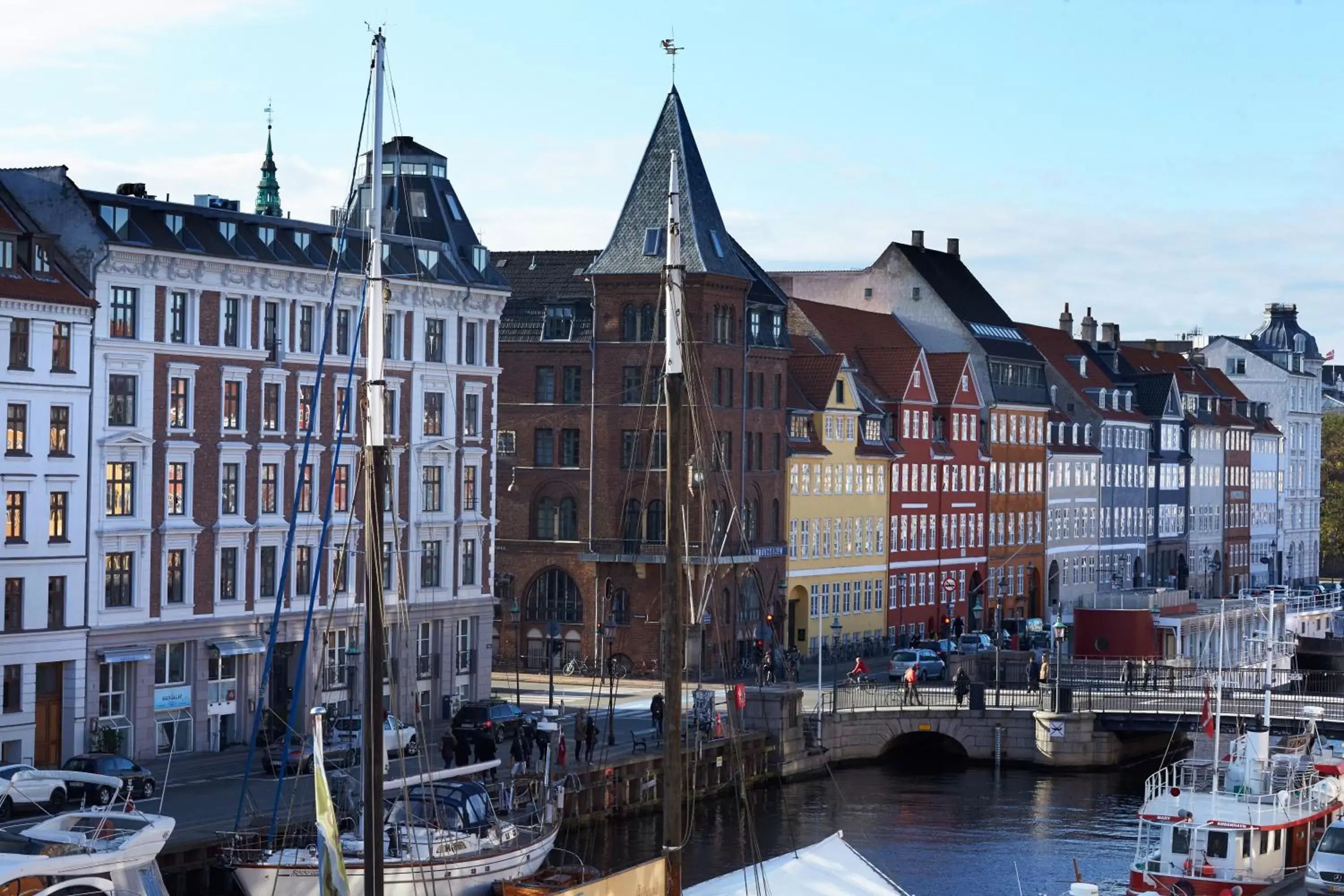 City view in 71 Nyhavn Hotel